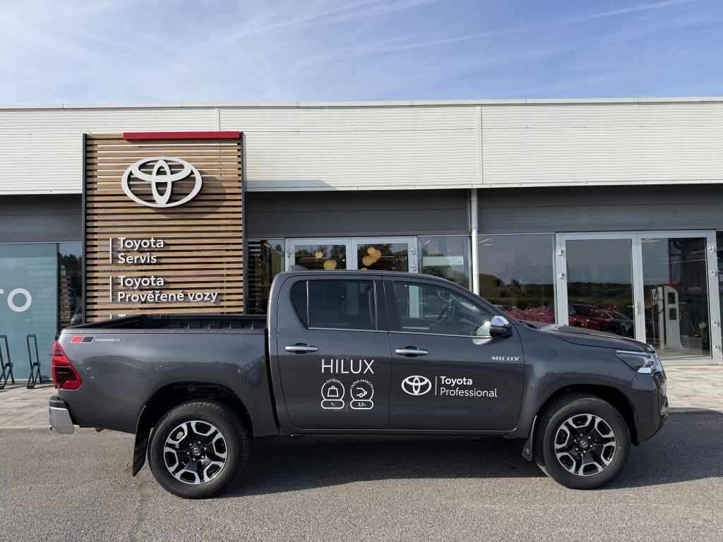 Toyota Hilux, 2.8D, Executive, DPH, 8tis km - fotka 4