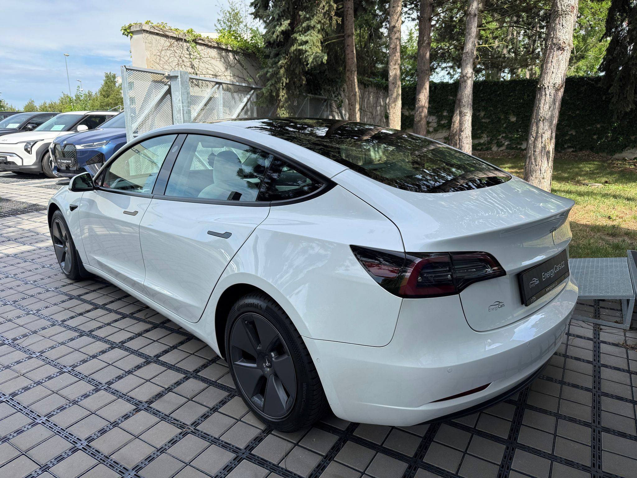 Tesla Model 3, Long Range AWD - fotka 4
