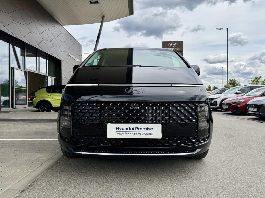 Hyundai Staria, 1,6 T HEV 7M  Luxury Panorama - fotka 5
