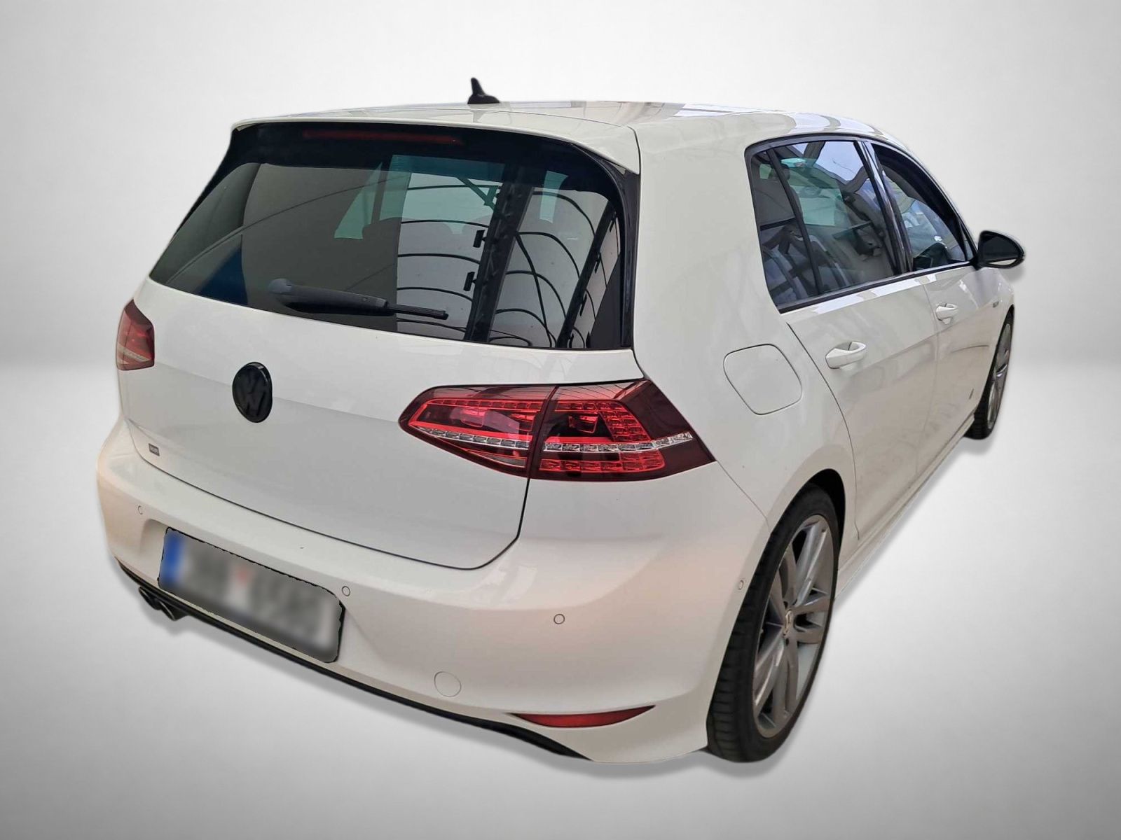 Volkswagen Golf, 1.4 TSI, R-Line, Serv.kniha - fotka 2
