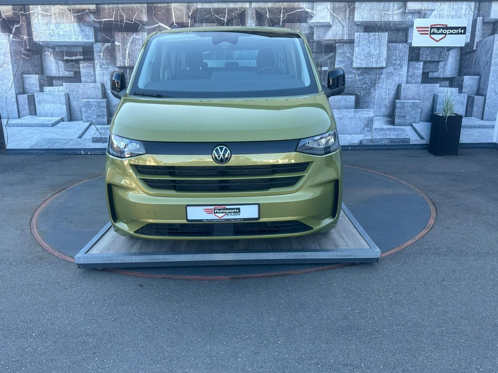 Volkswagen Caravelle, 2.0TDi, 110KW, 8. MÍST - fotka 2