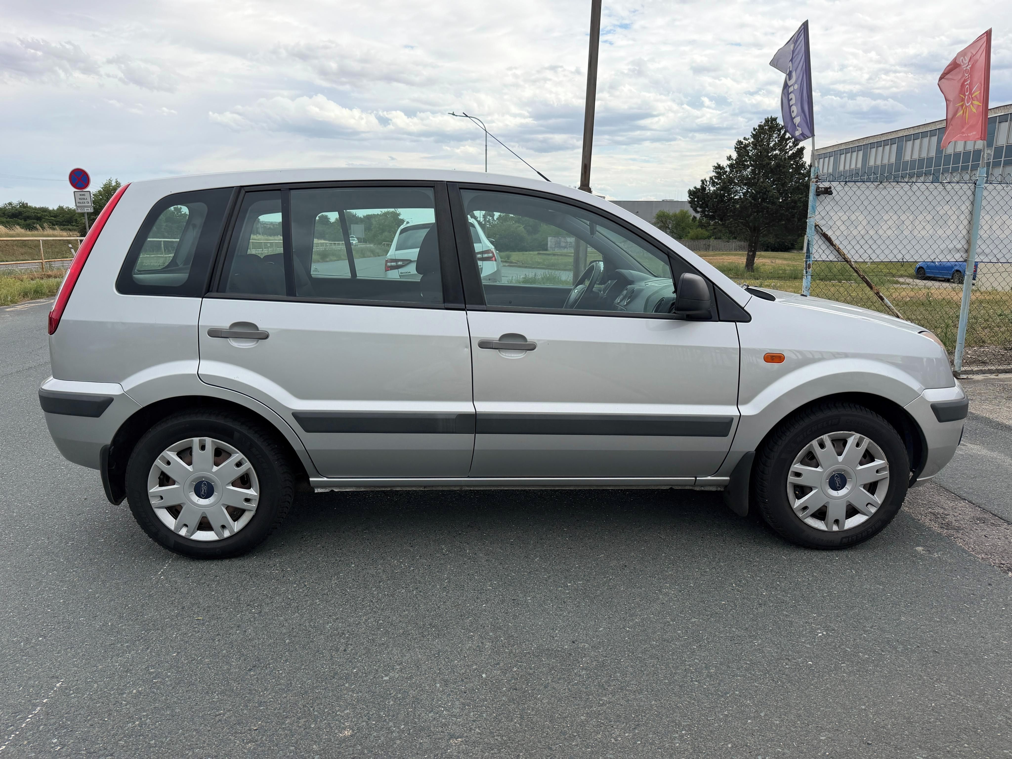 Ford Fusion, 1.4 i 59kW KLIMA, TAŽNÉ - fotka 4