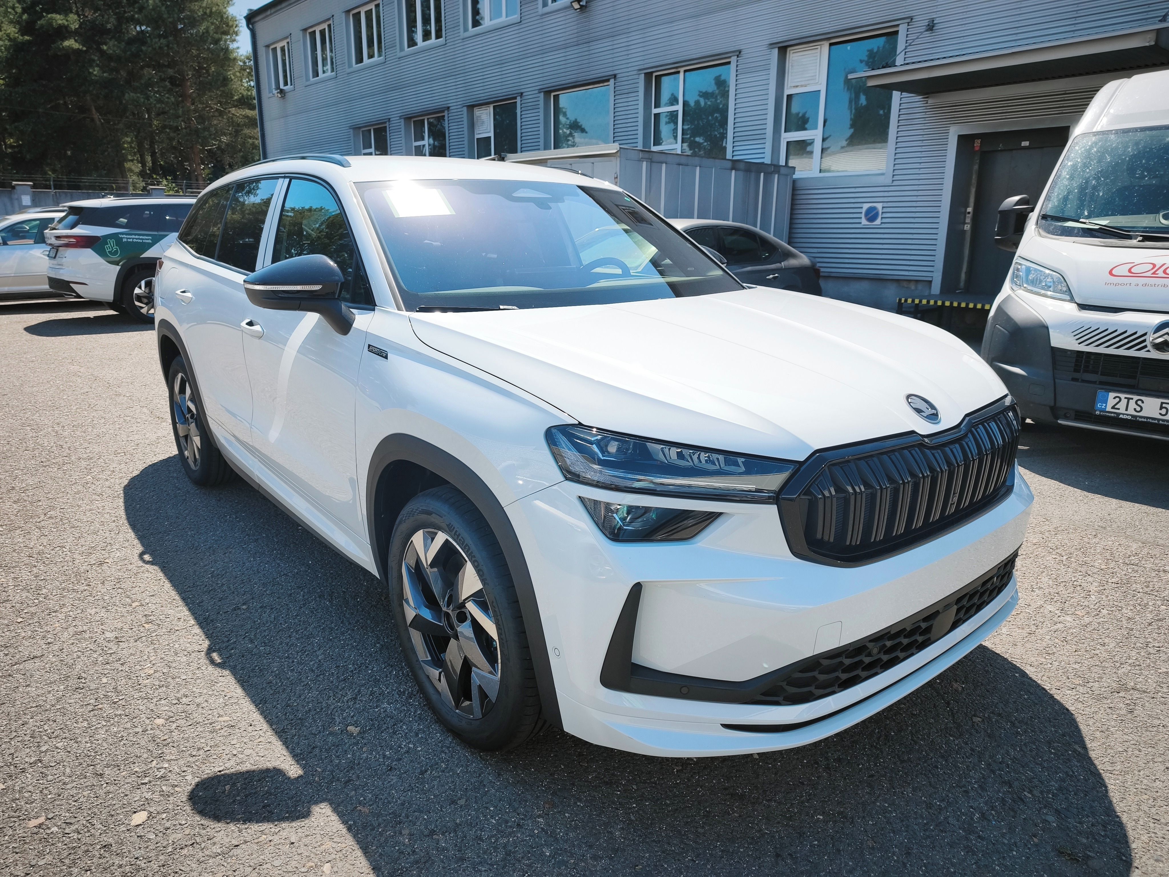 Škoda Kodiaq, Sportline 2,0TDI 142kW 4x4 - fotka 6