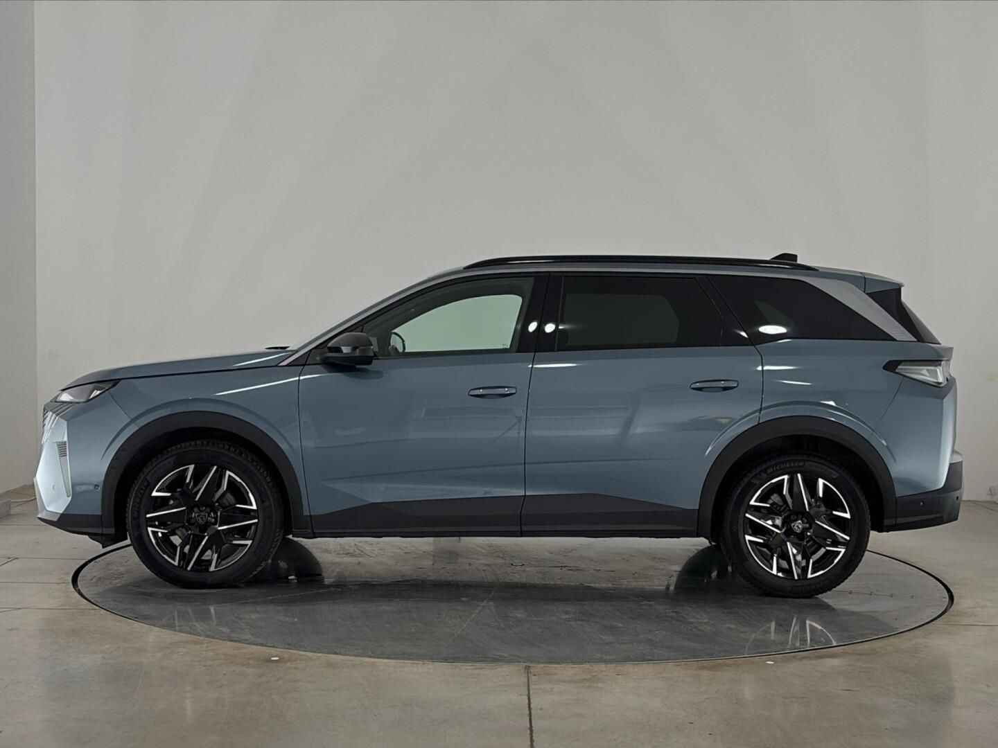 Peugeot 5008, 1.2 Hybrid / 100 kW Allure 136 - fotka 3