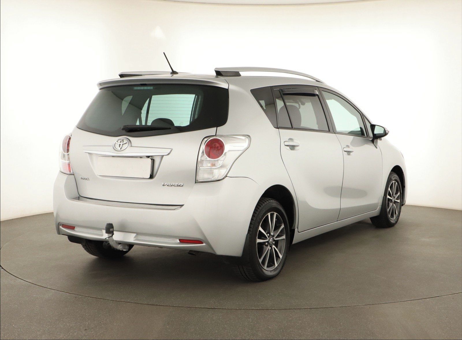 Toyota Verso, 1.6 D-4D, Automatická klima - fotka 5
