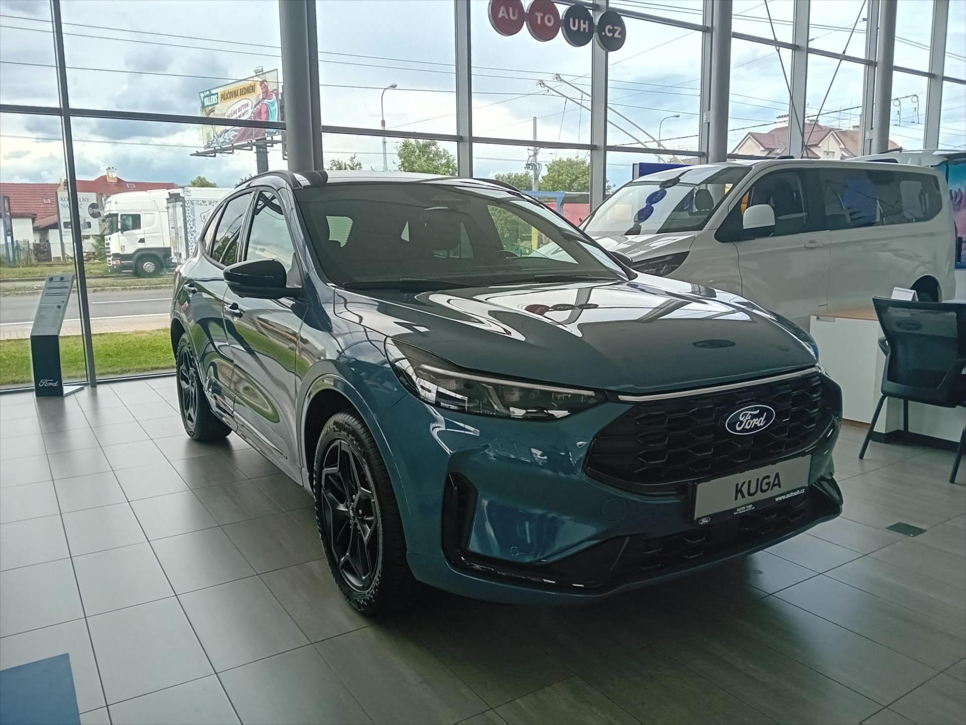Ford Kuga, 2,5 Duratec Hybrid HEV 134kW/1 - fotka 3