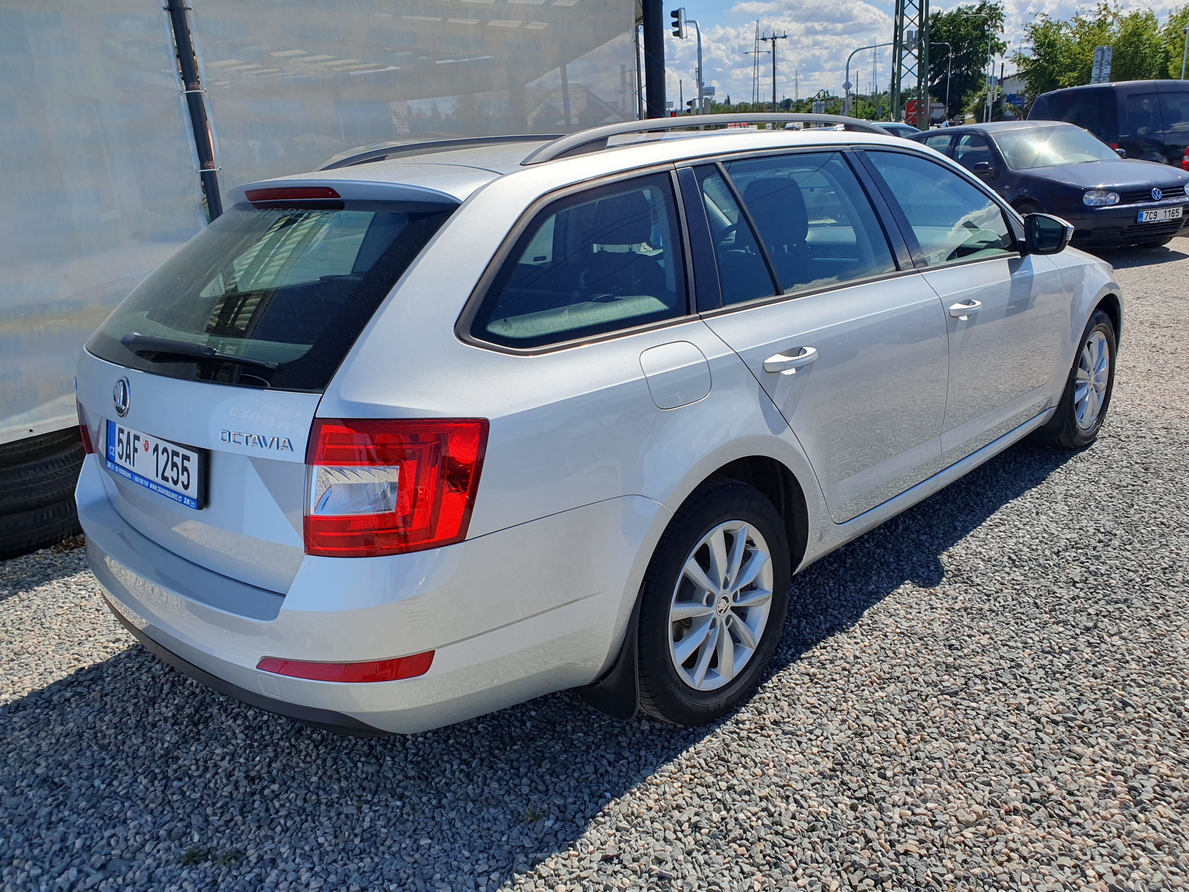 Škoda Octavia, 1.6 TDI 81 KW NOVÉ ČR DPH - fotka 3