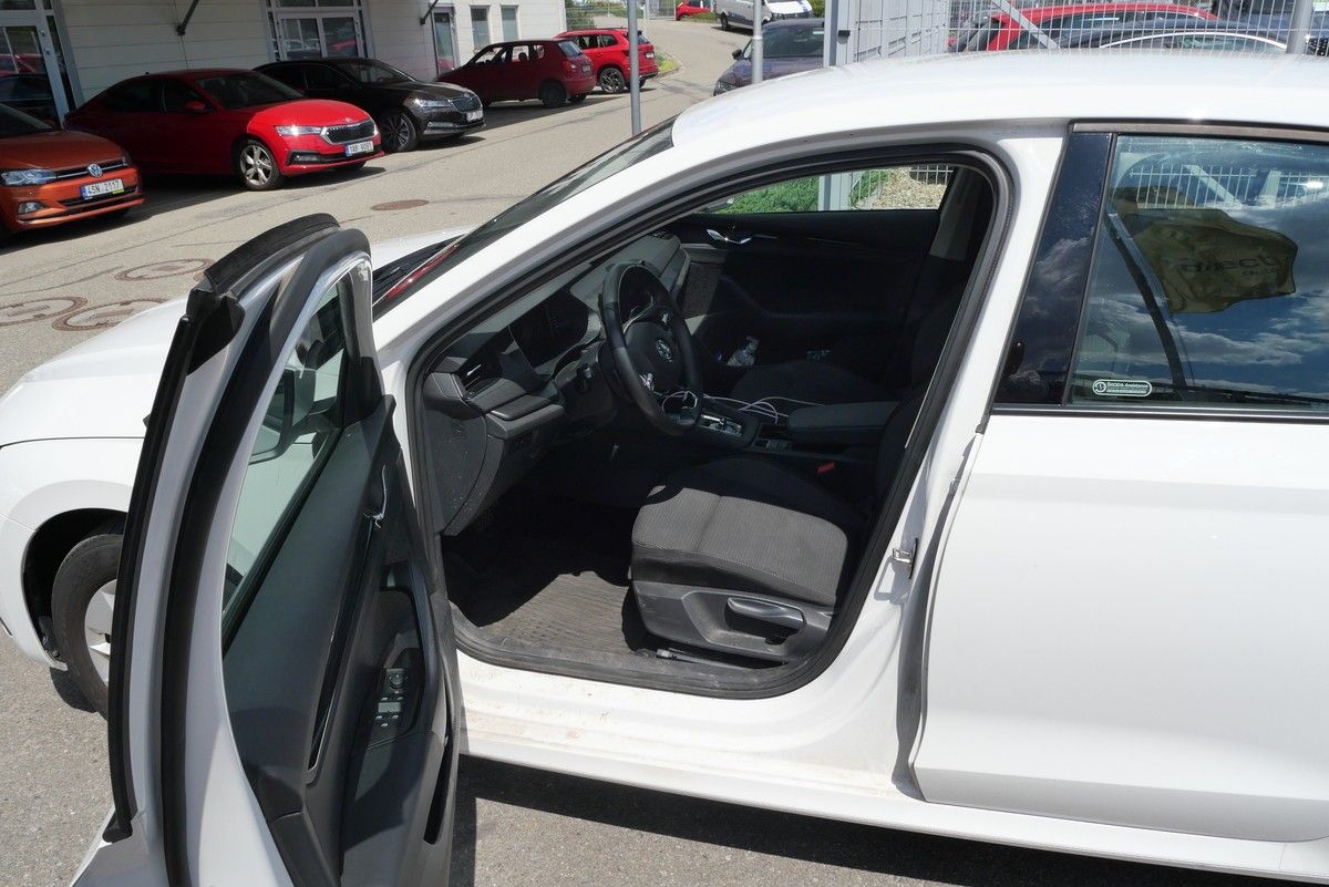 Škoda Octavia, 2.0 TDI 85 kW Ambition - fotka 6
