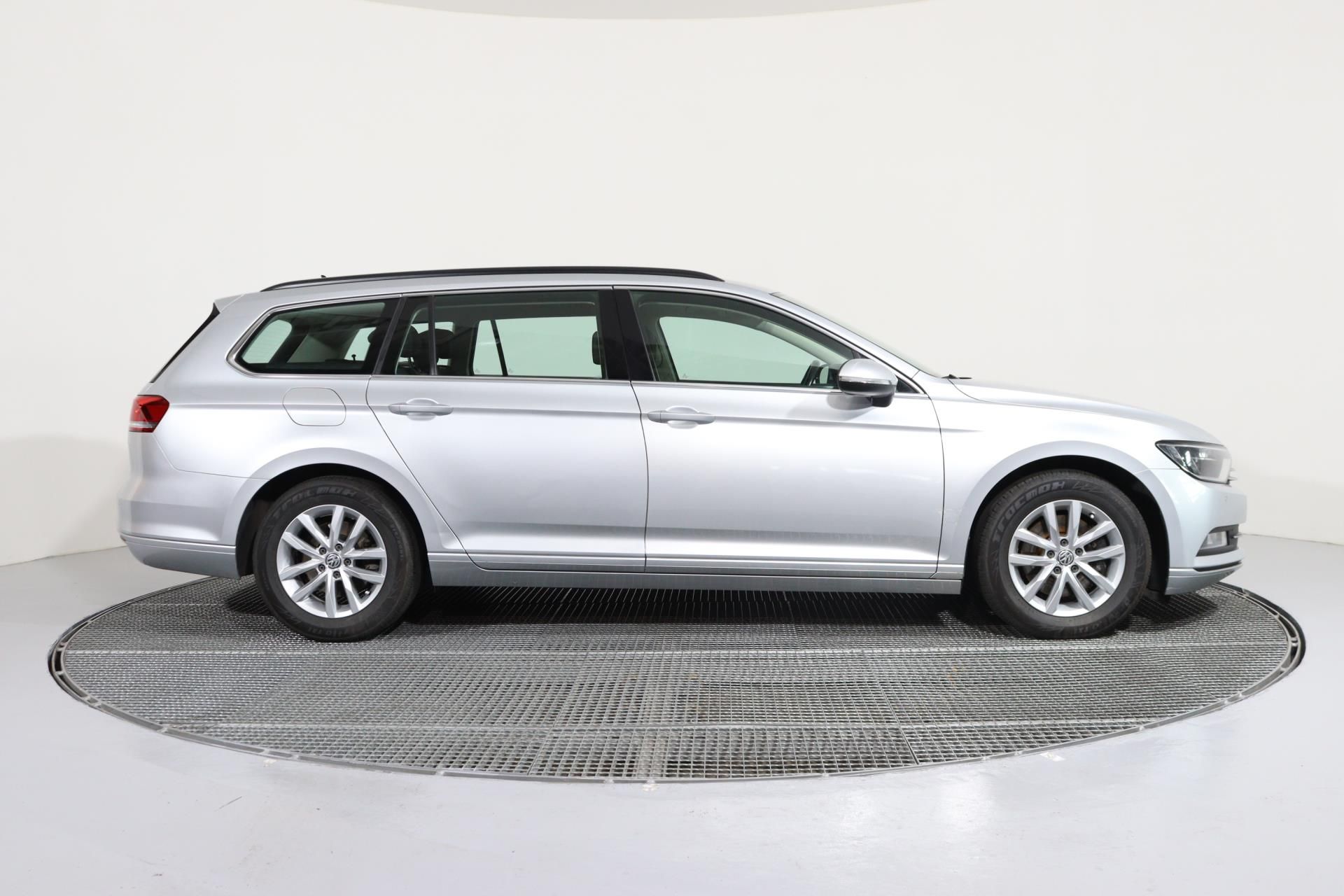 Volkswagen Passat, Variant Comfortline 2,0TDI 110 - fotka 3