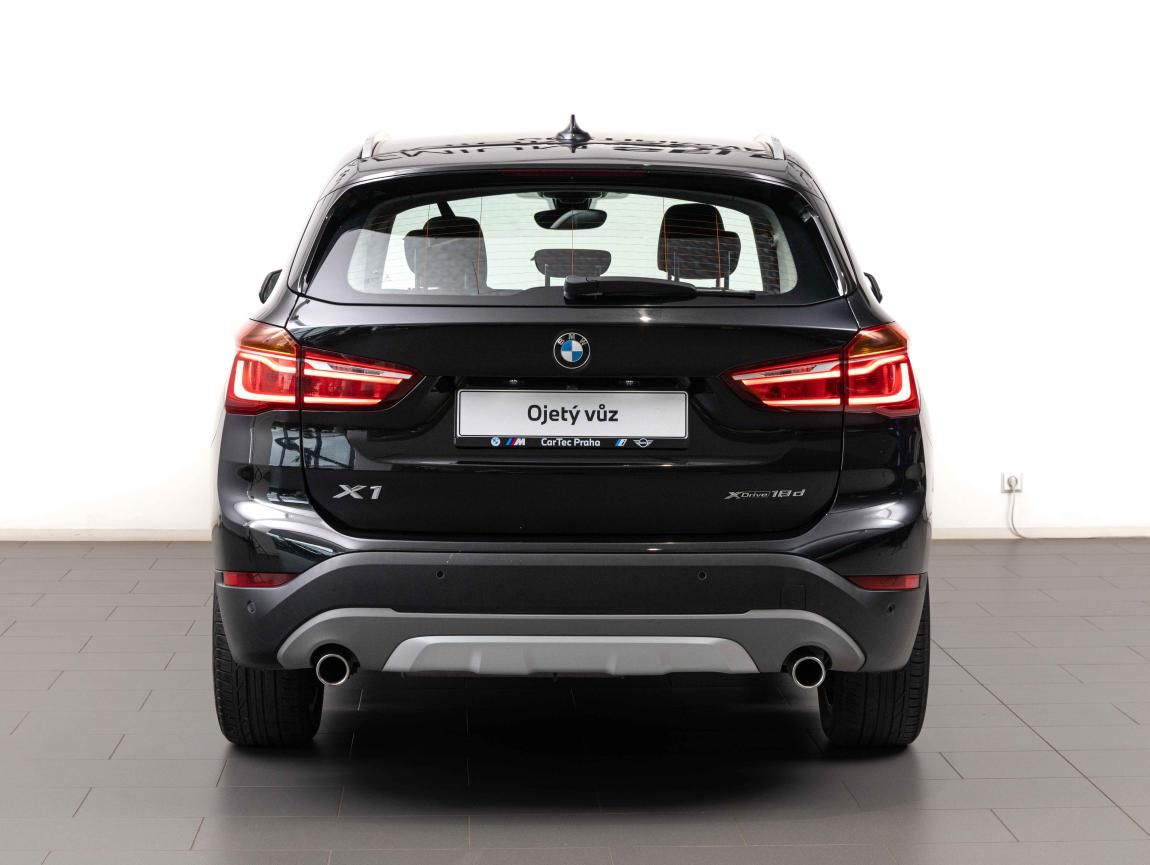 BMW X1, xDrive18d - fotka 4