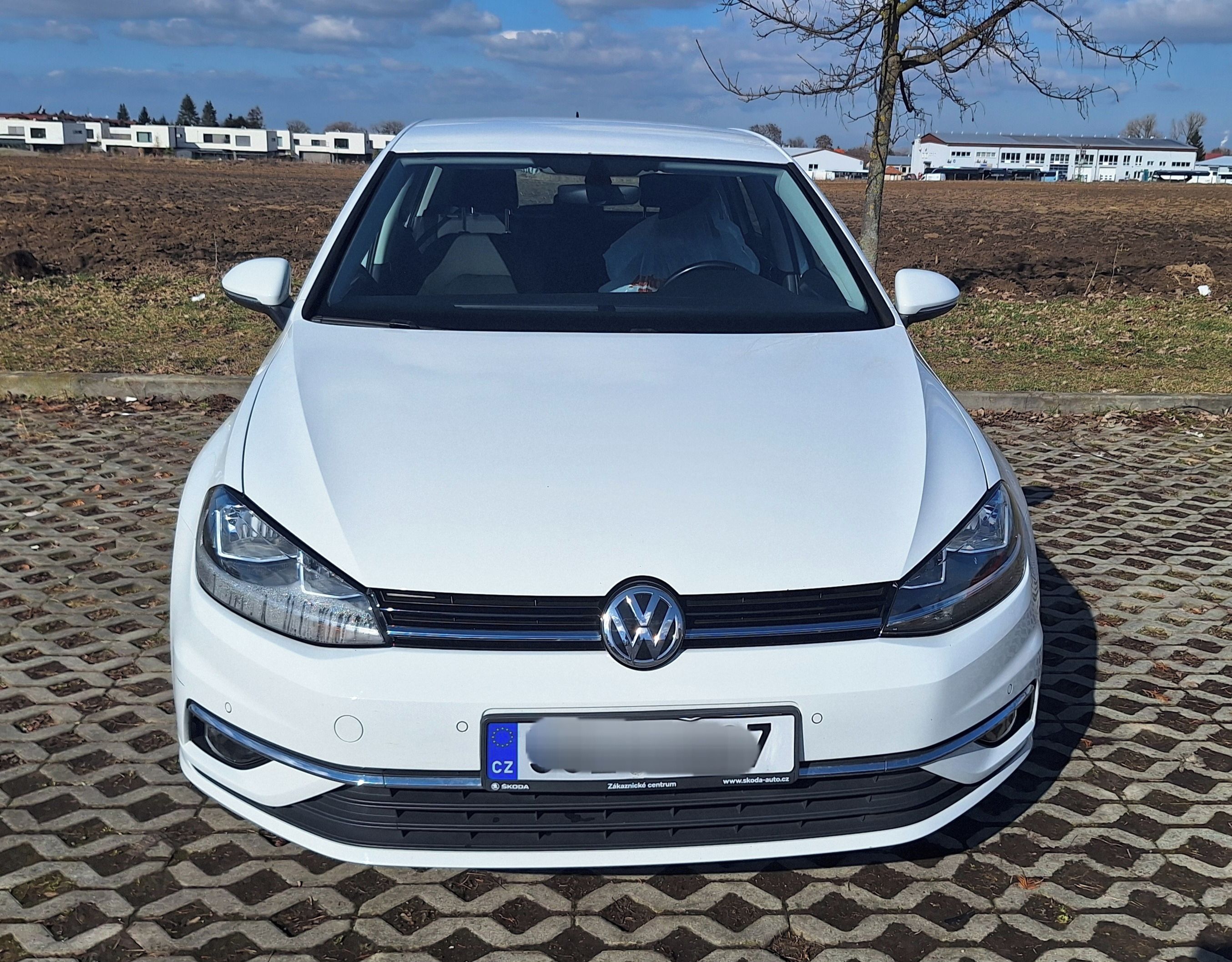 Volkswagen Golf, 1,0 l/85 kW TSI - fotka 3