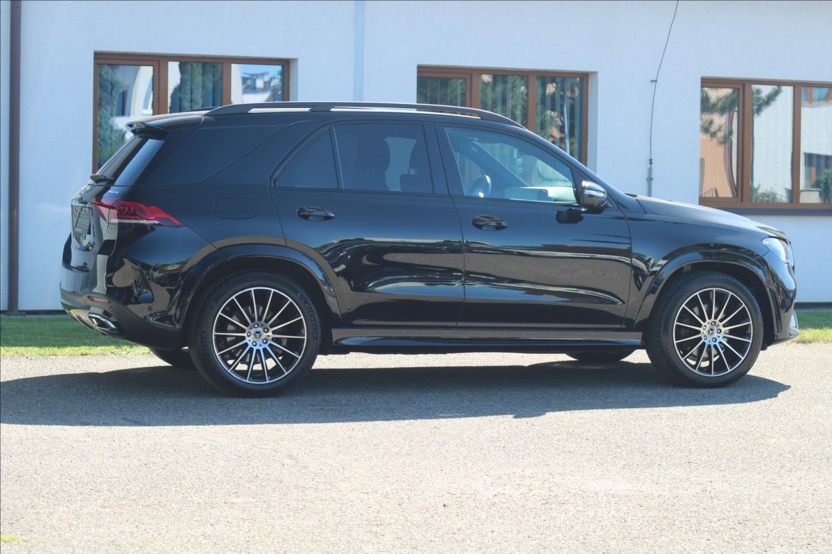 Mercedes-Benz GLE, 2,9   400d AMG+BURMESTER+TAŽNÉ - fotka 4