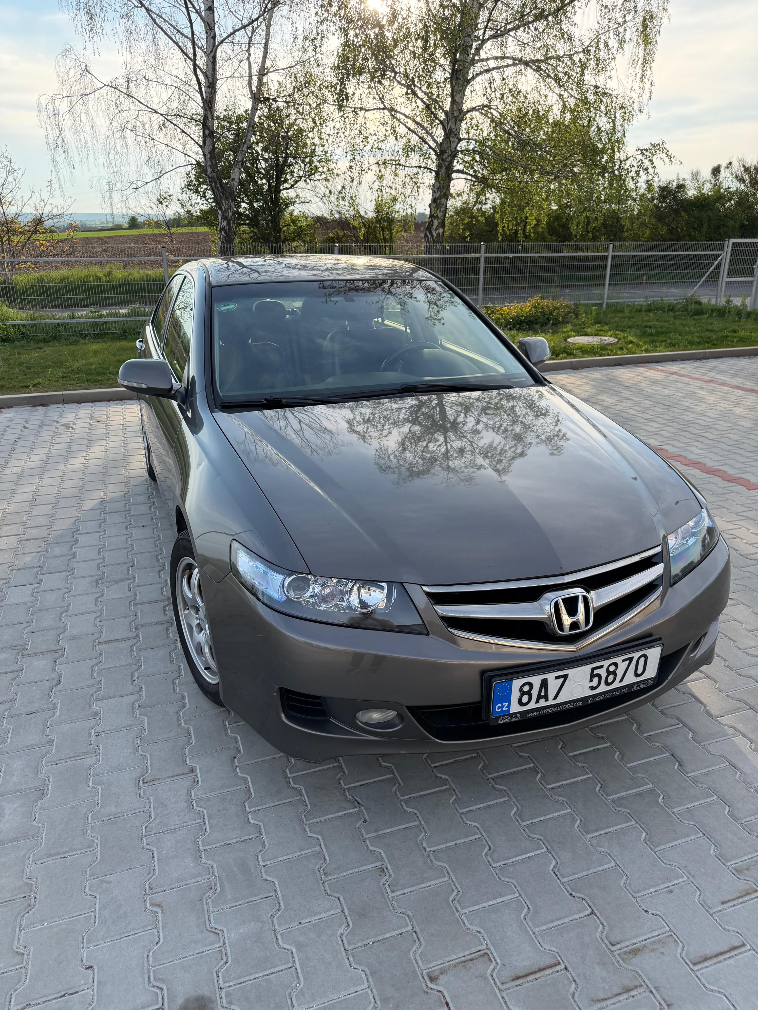 Honda Accord, Honda Accord 2.0i - fotka 2