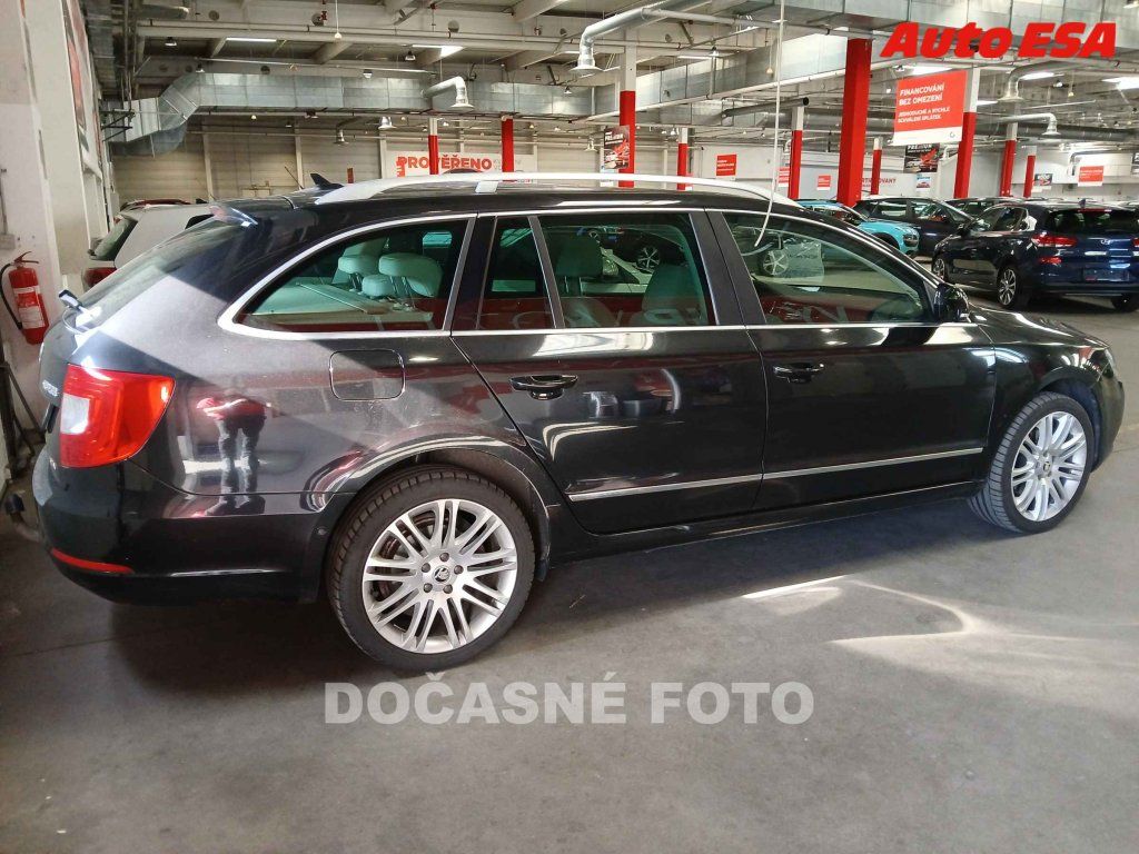 Škoda Superb, 2.0 TDI,2.maj - fotka 2