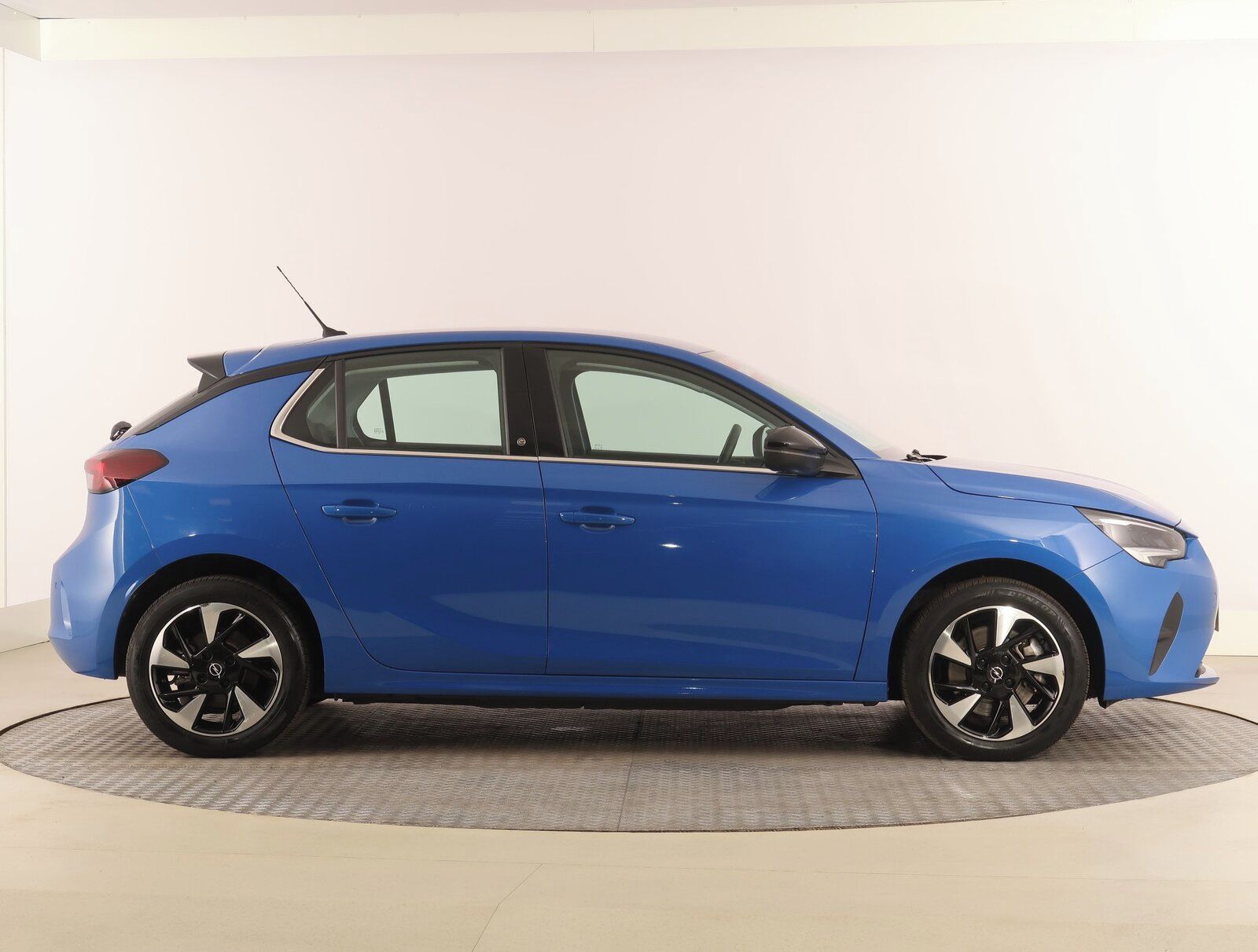 Opel Corsa, 50 kWh, SoH 97%, Elegance - fotka 6