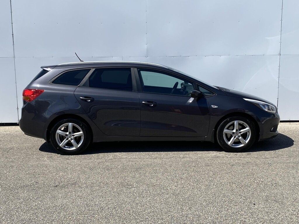 Kia Cee´d, 1,4i 73 kW - fotka 3