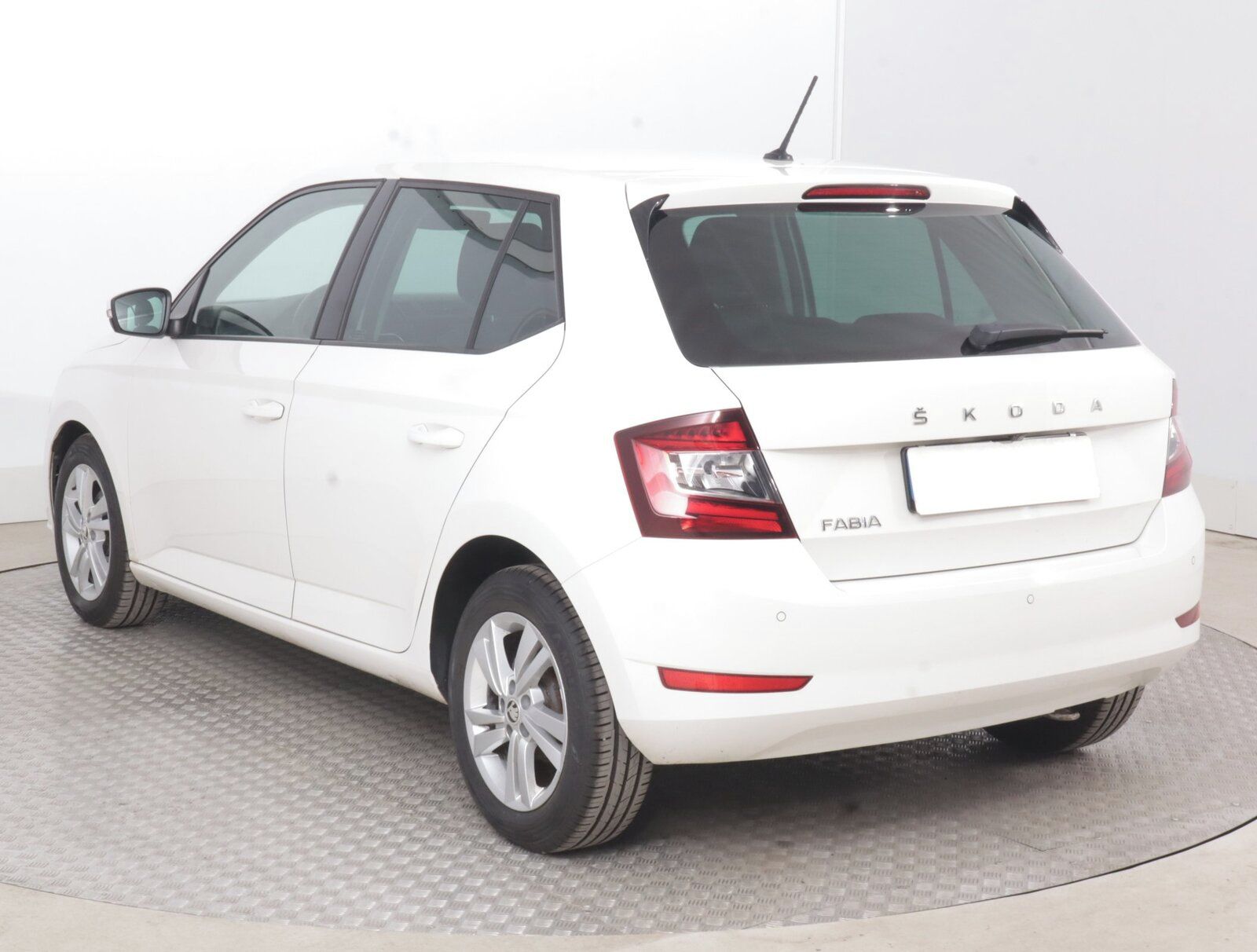 Škoda Fabia, 1.0 TSI, Style, ČR,1.maj - fotka 4