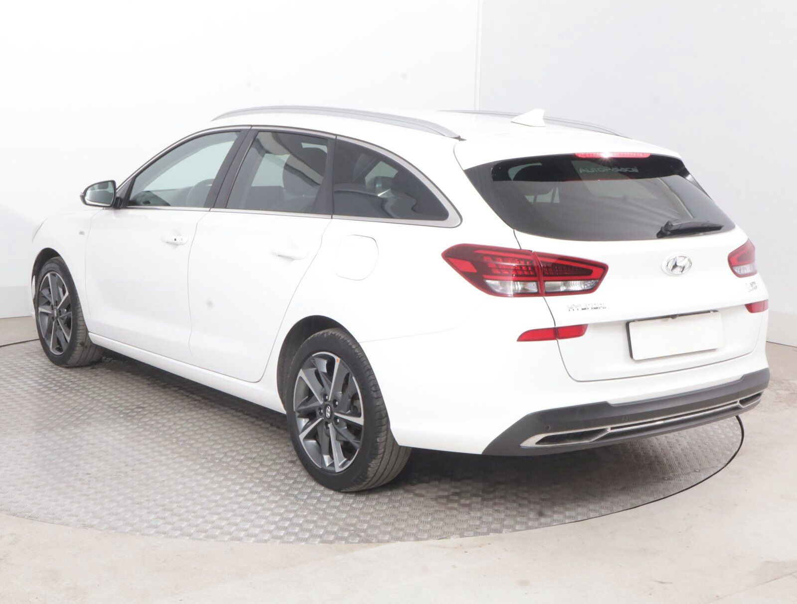 Hyundai i30, 1.5 T-GDI MHEV, Style, ČR - fotka 4