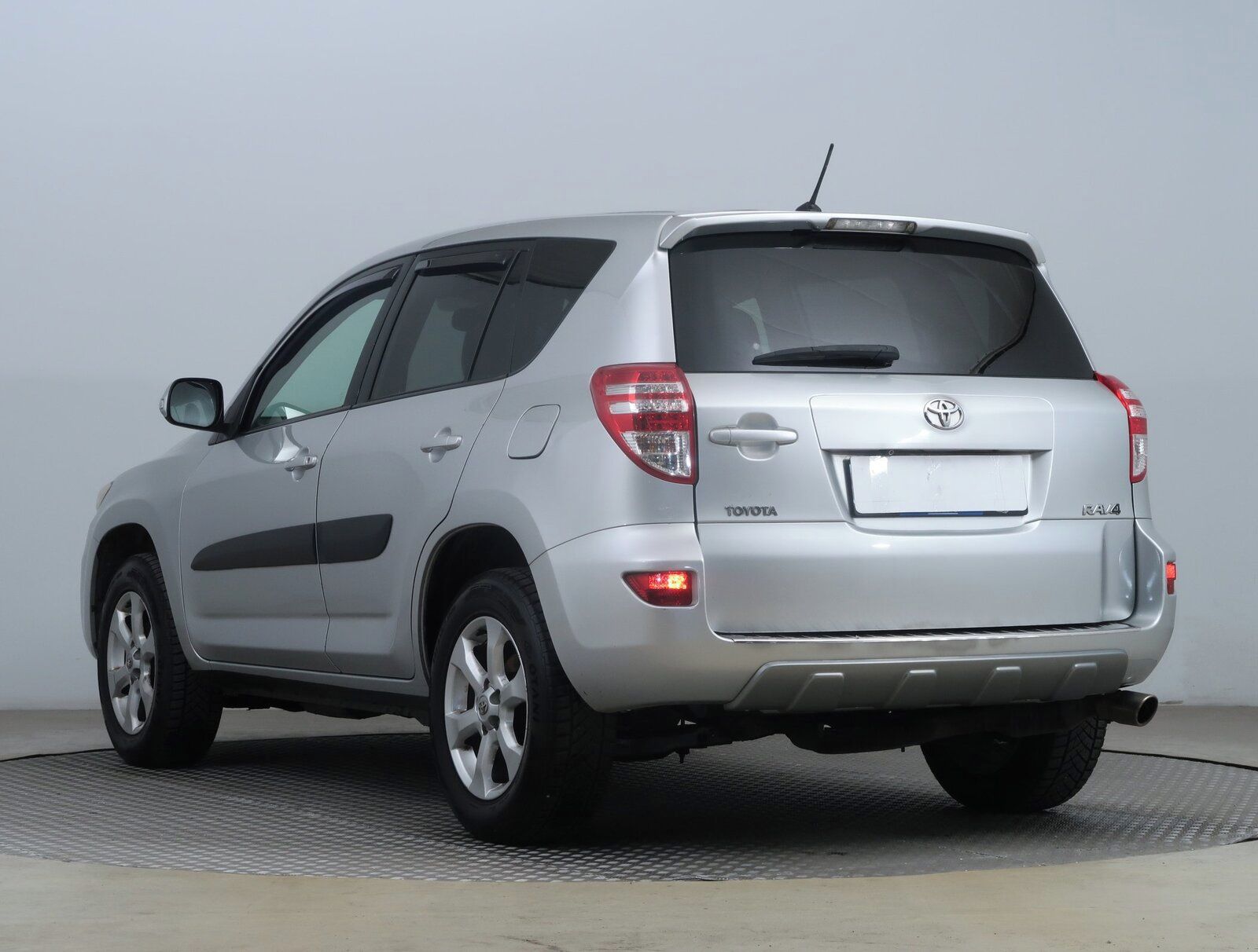 Toyota Rav4, 2.2 D-4D, 4X4, Kožené sedačky - fotka 4