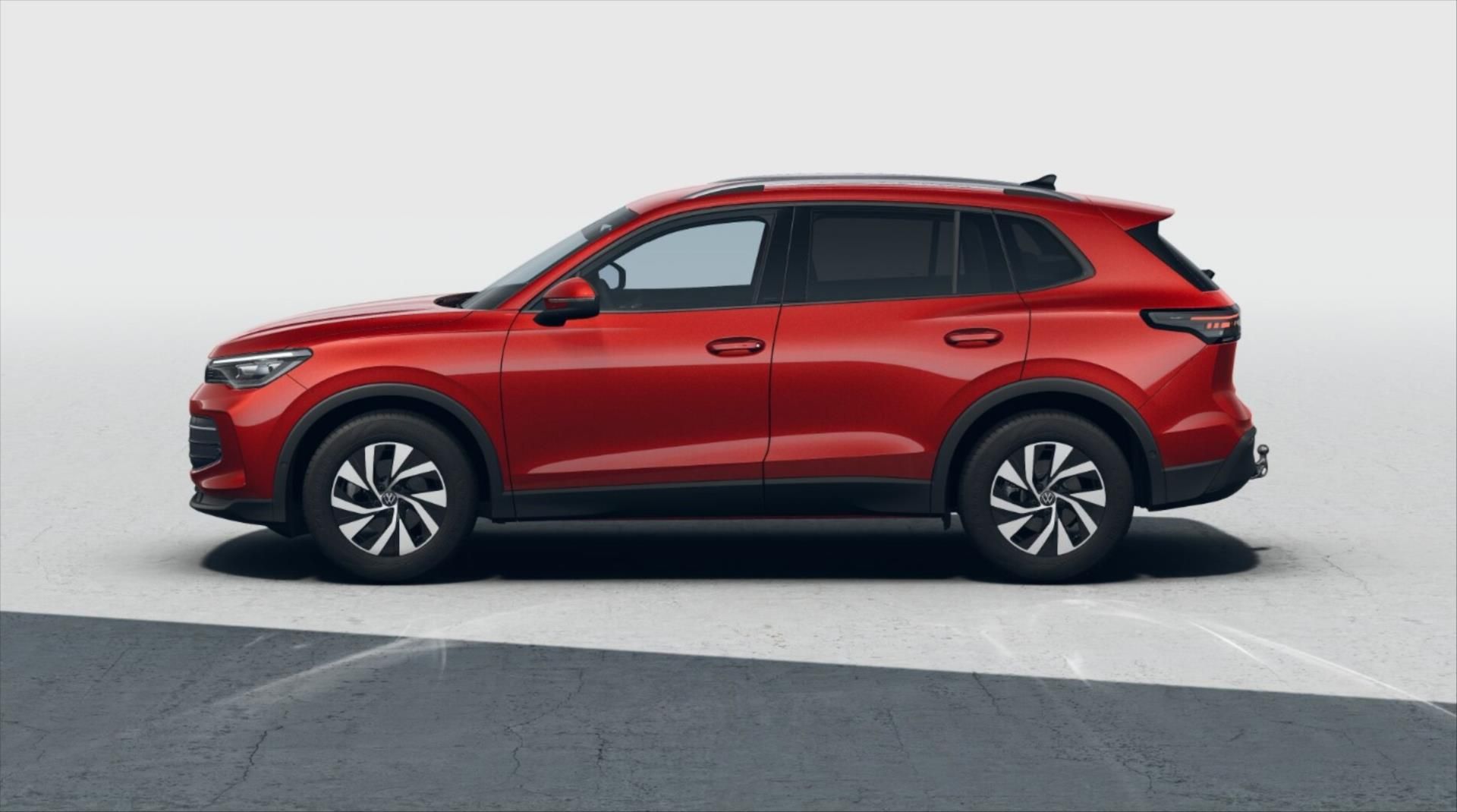Volkswagen Tiguan, 1,5   People 1,5 eTSI mHEV - fotka 2