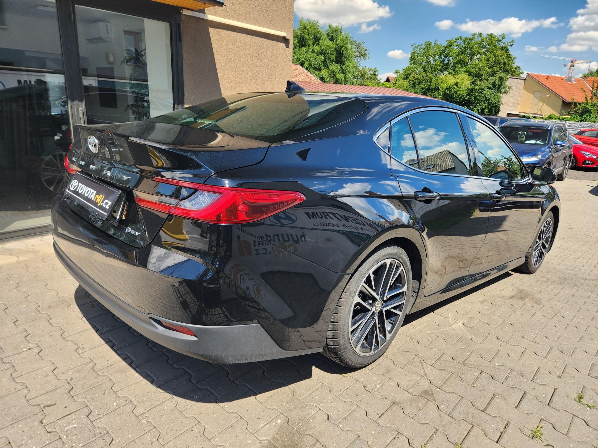 Toyota Camry, 2.5-1.MAJ.-HYBRID-MAX VÝBAVA - fotka 6