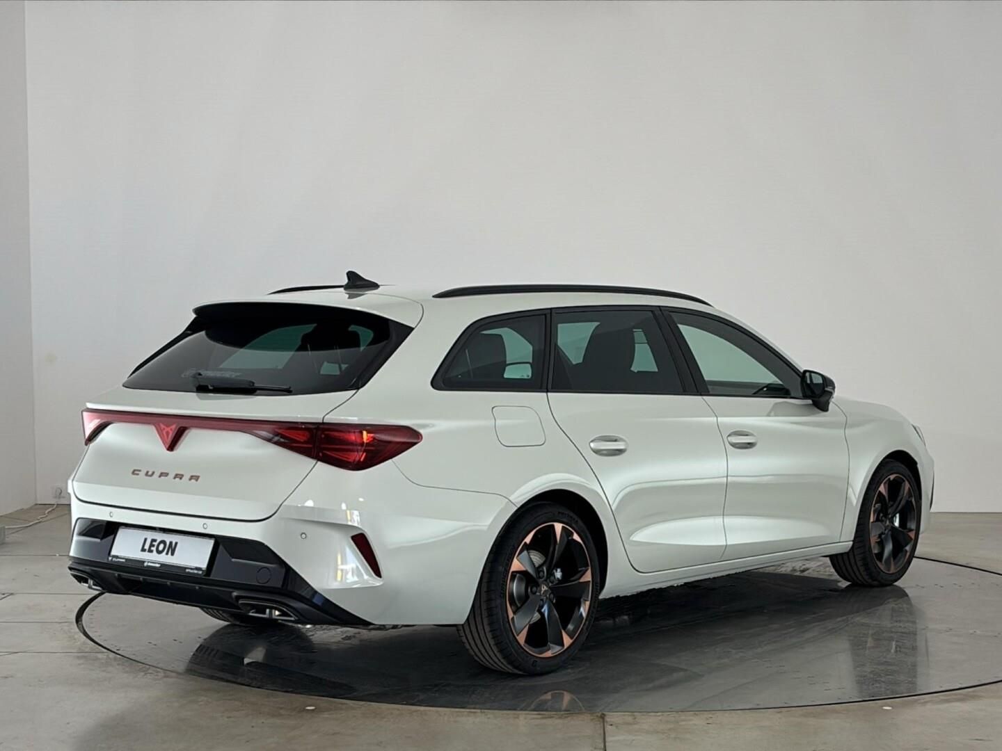Cupra Leon, 2.0 TSI / 150 kW SP - fotka 2