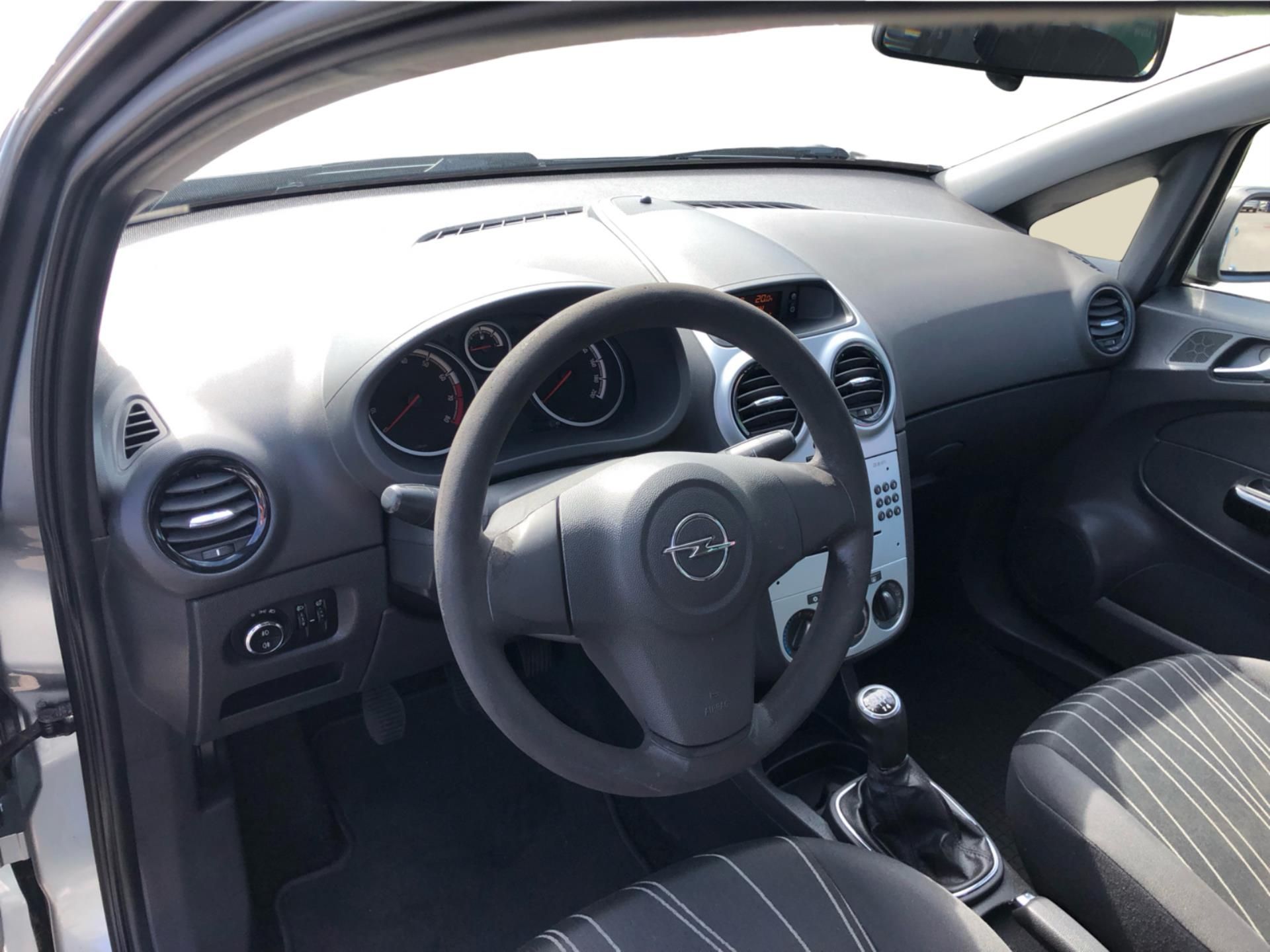 Opel Corsa, 1.2 - fotka 3