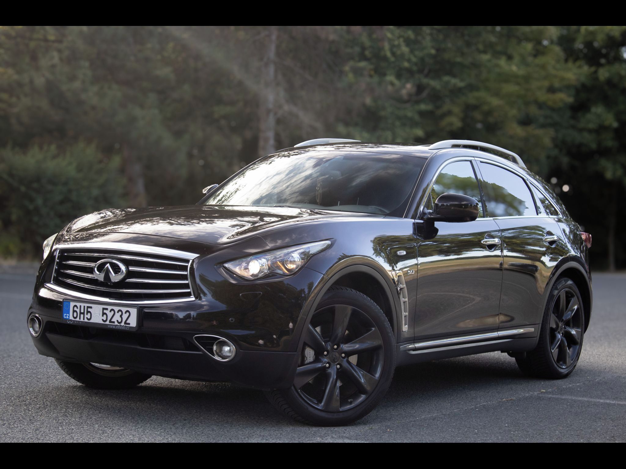 Infiniti QX70, Verze S, servisované, DVB-T