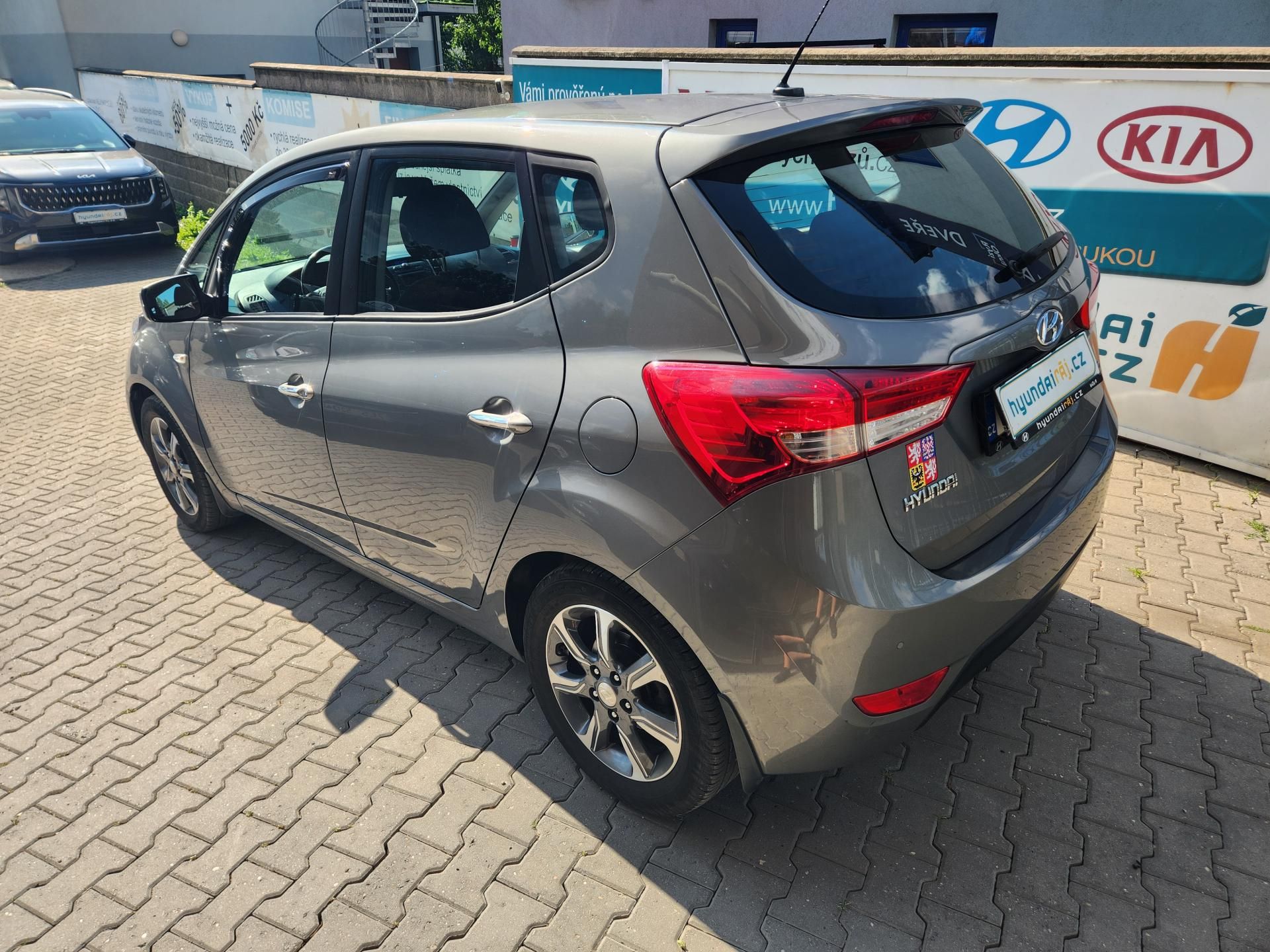 Hyundai ix20, 1.6-KLIMA-SENZORY-ISOFIX - fotka 5
