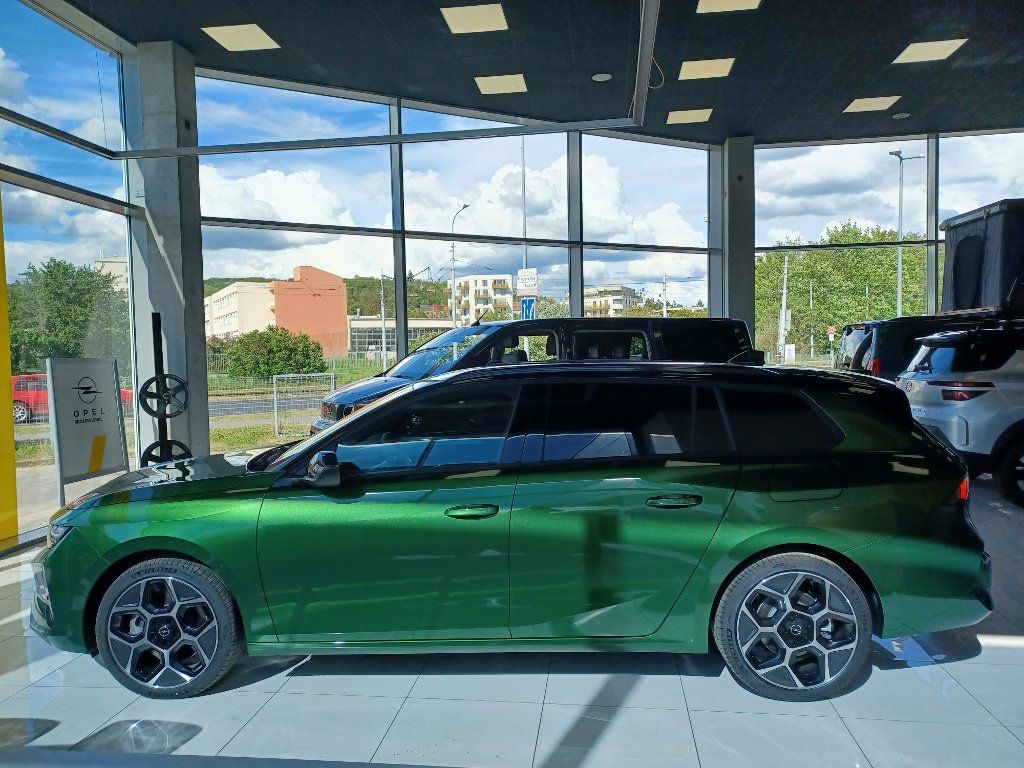 Opel Astra, ST ULTIMATE 1,6T PHEV 195k AT - fotka 4