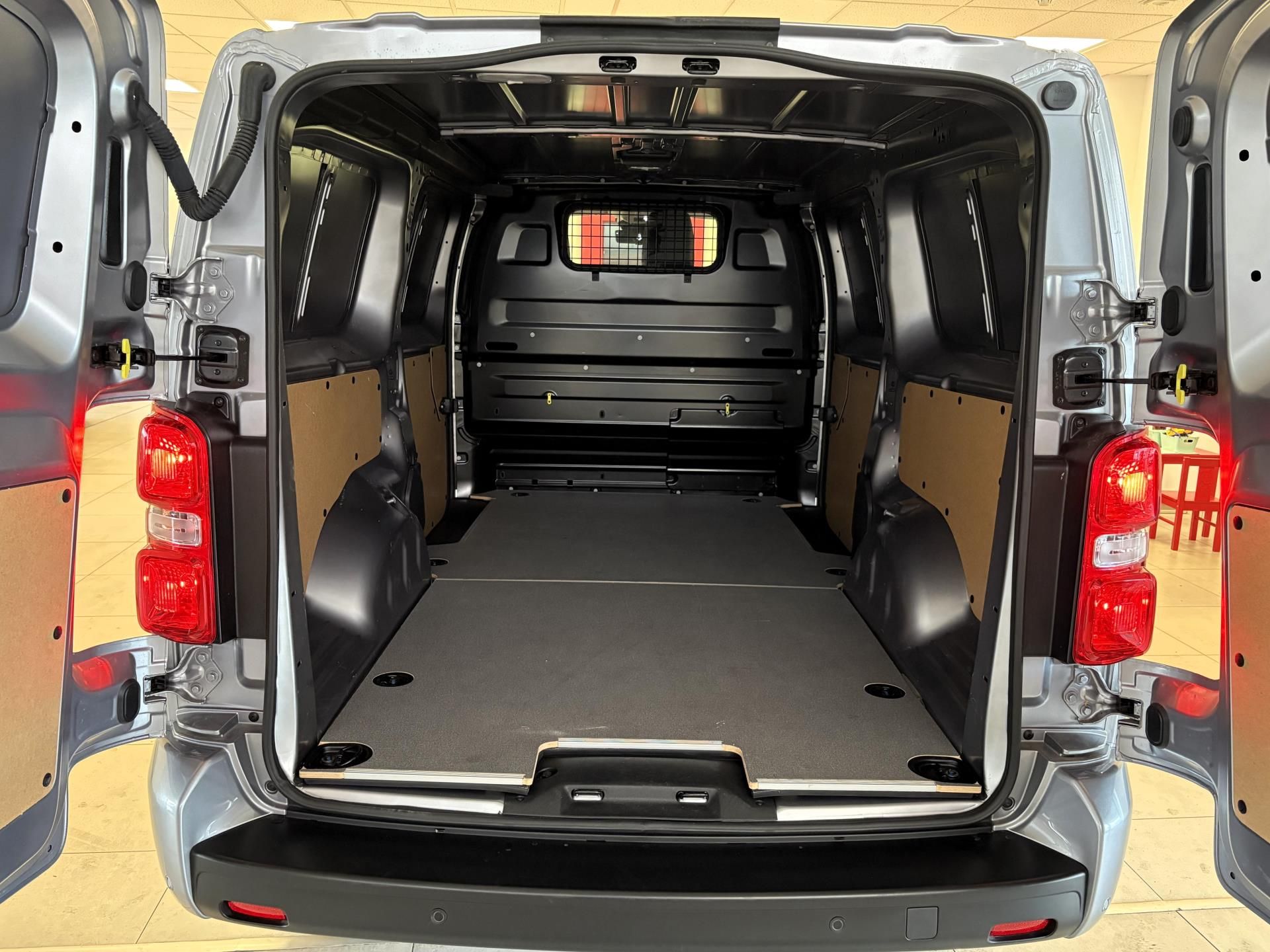 Toyota Proace, BEV,  Comfort - fotka 5