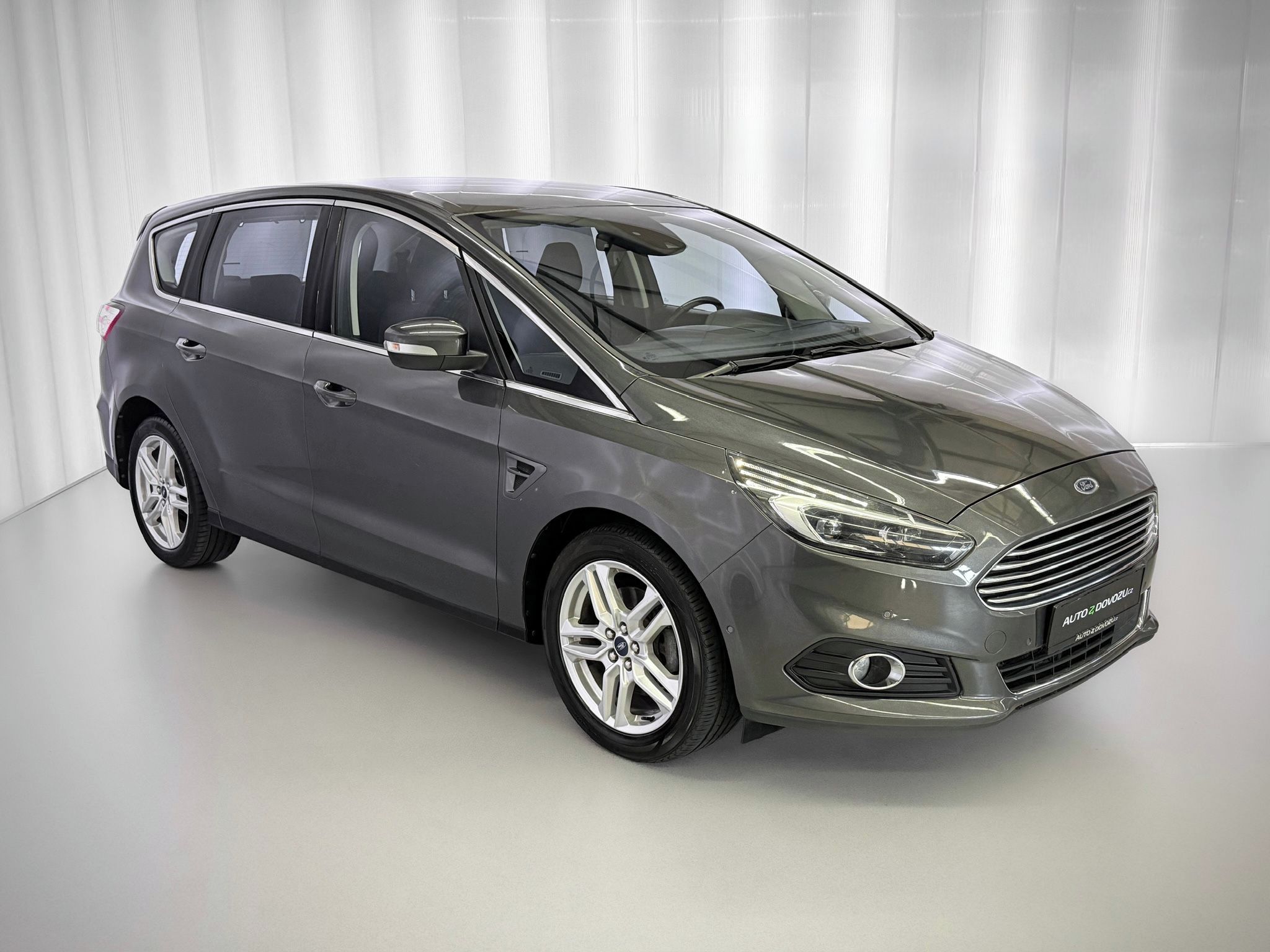 Ford S-MAX, 2.0TDCi 140KW A/T TITANIUM, EL - fotka 4