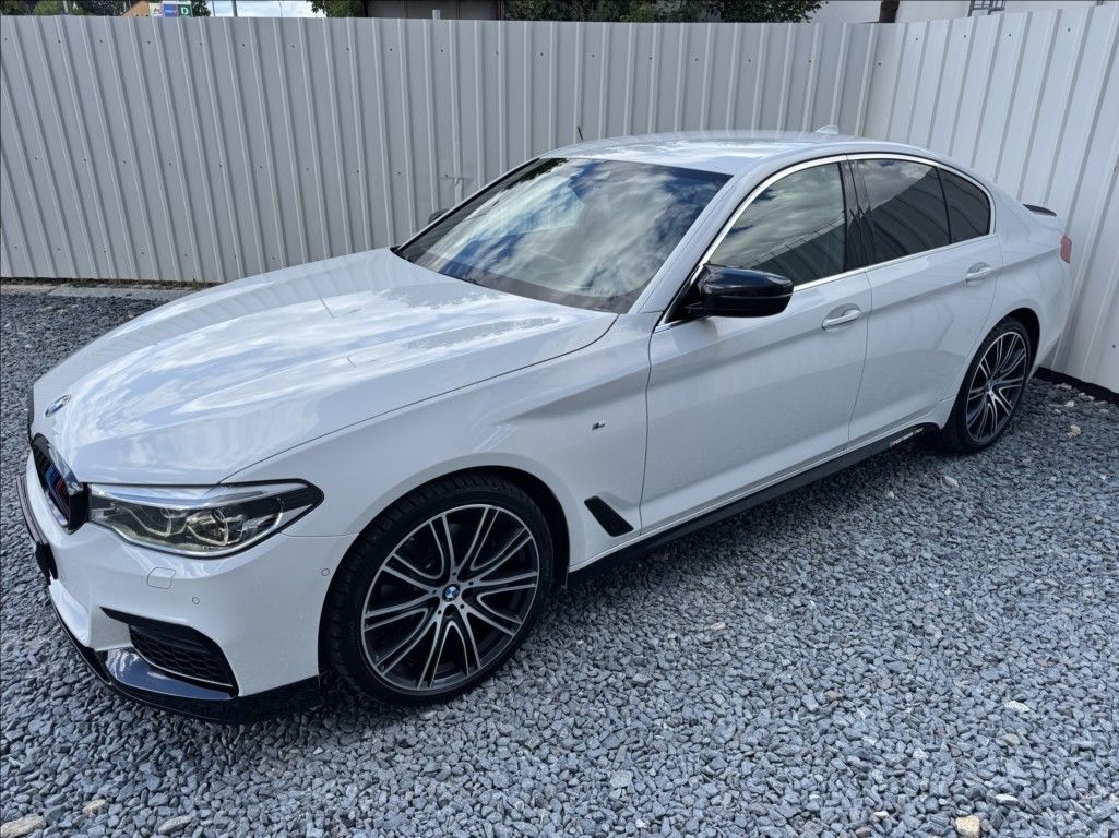 BMW Řada 5, 3,0 530d xDrive Mpaket původČR - fotka 5
