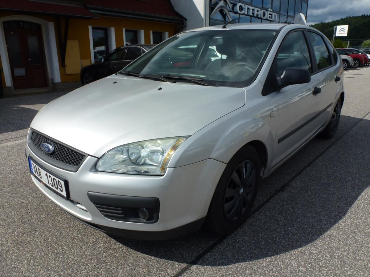 Ford Focus, 1,6 16V NOVÁ STK - fotka 2
