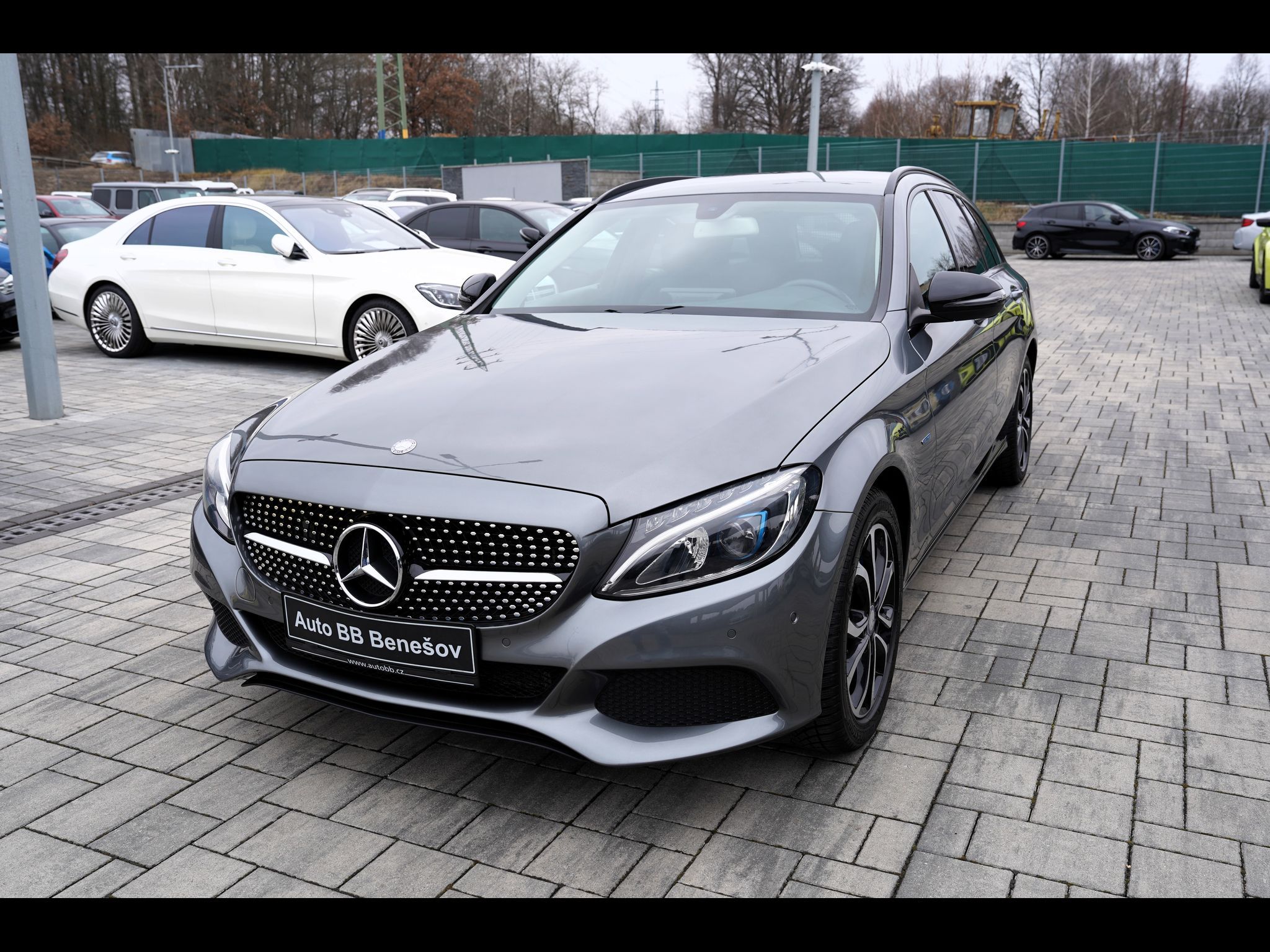Mercedes-Benz Třídy C, C 350e Plug -in hybrid/280PS - fotka 2