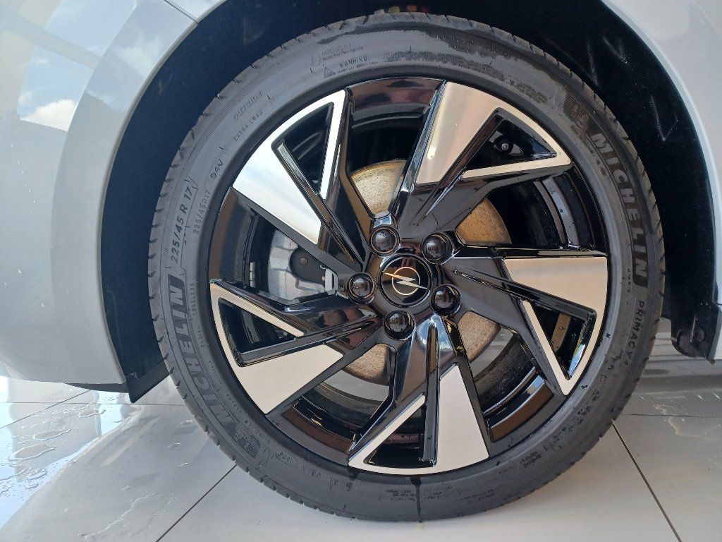 Opel Astra, 5DR GS Hybrid 1,2T 145k Aut - fotka 5