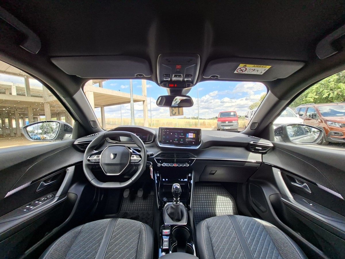 Peugeot 2008, ALLURE 1,2 PT 100k M6 - fotka 2