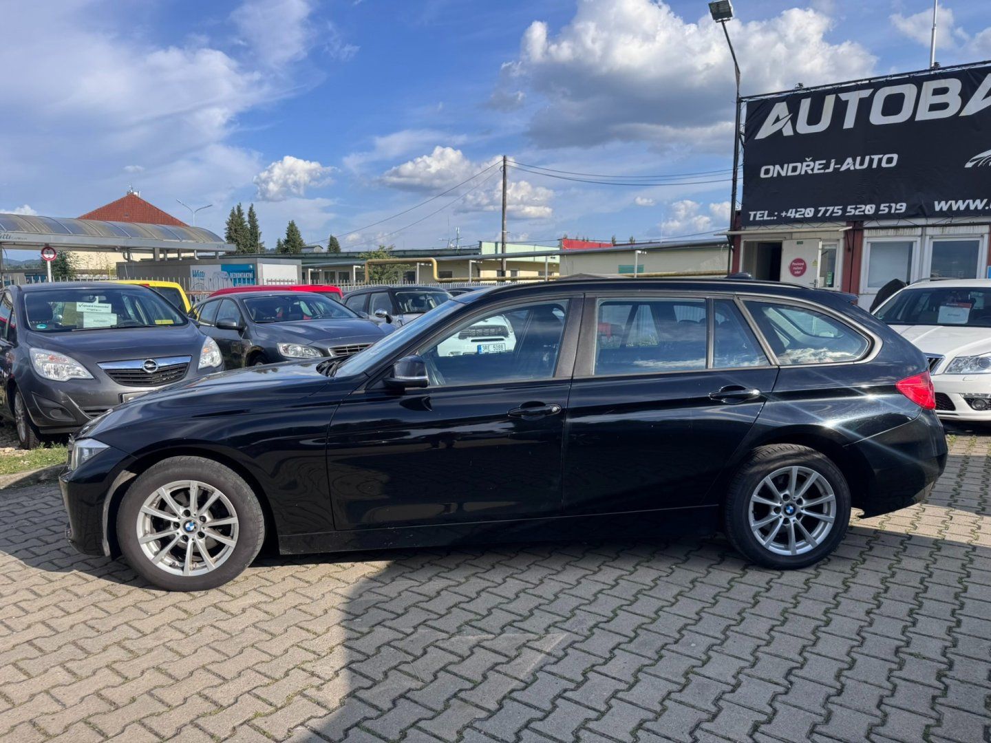 BMW Řada 3, 318D F11 2,0D 105 KW - fotka 2