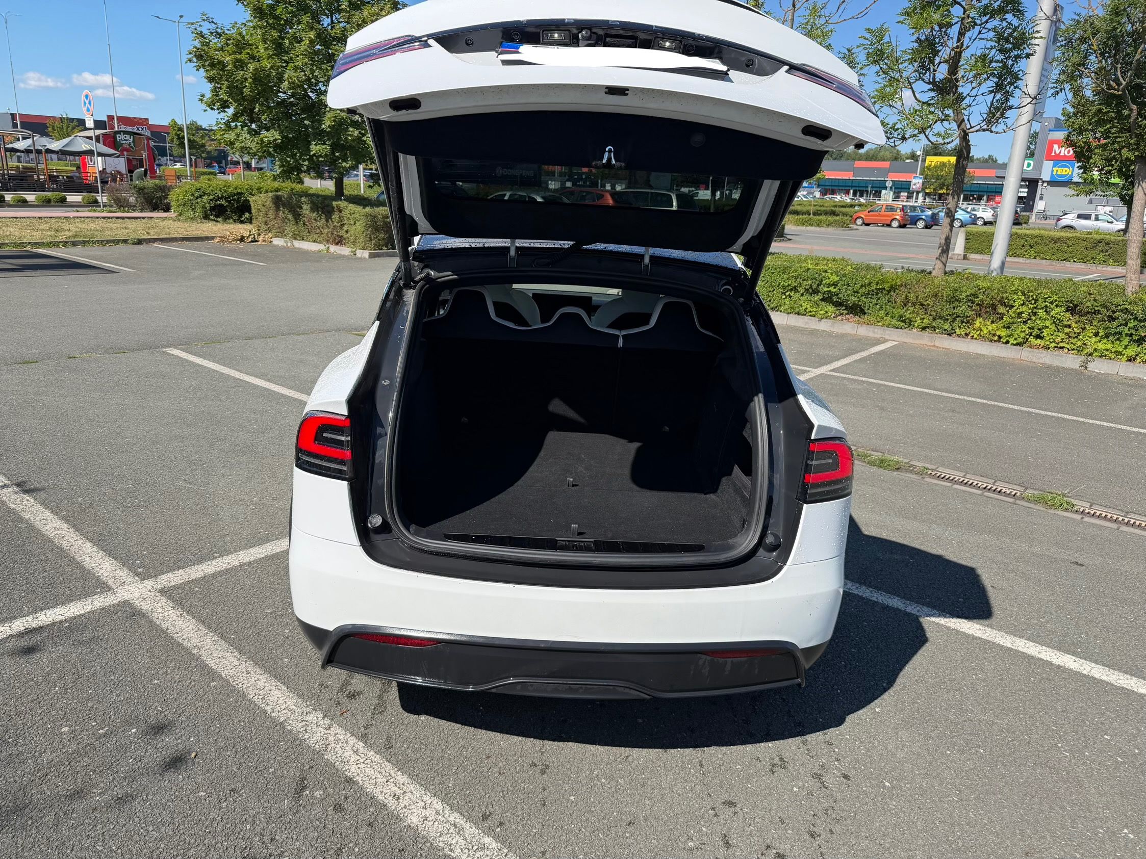 Tesla Model X, MATRIX 4x4 Tažné - fotka 4