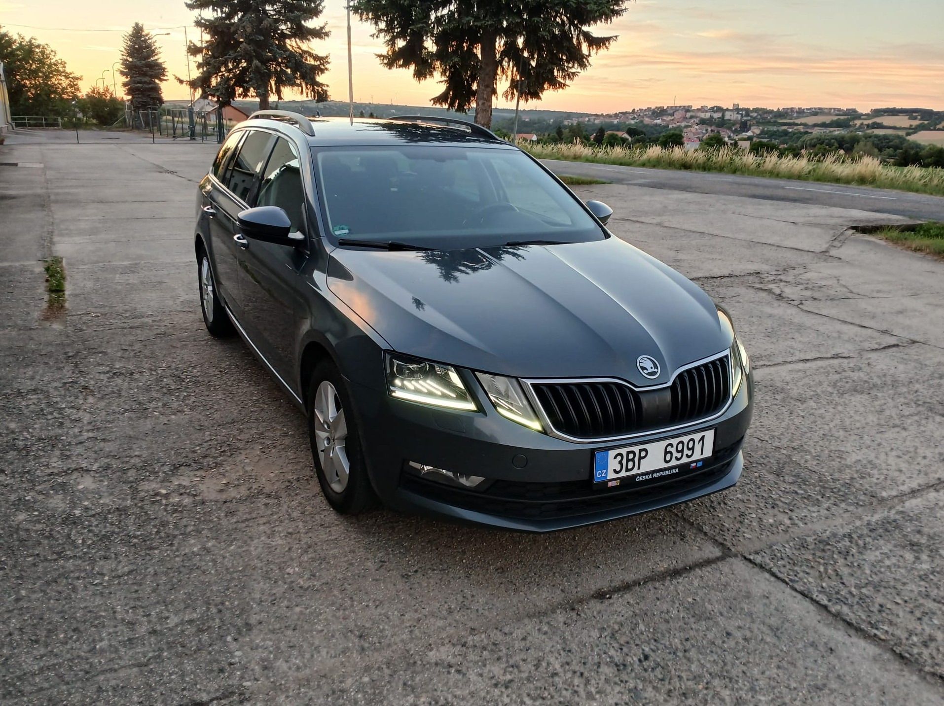 Škoda Octavia, 110kW,FULL LED,ROZVODY,199tkm - fotka 3