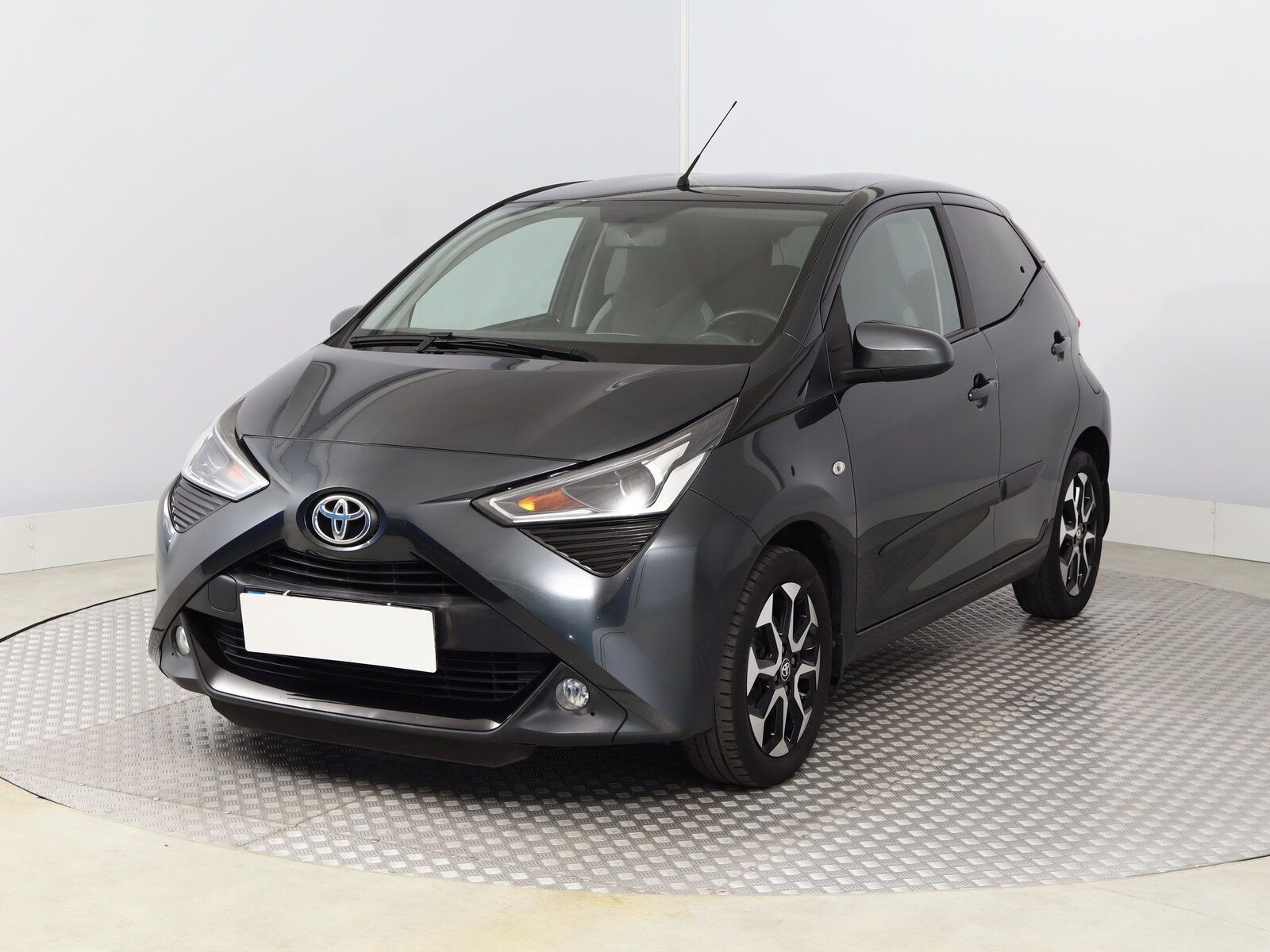 Toyota Aygo, 1.0 VVT-i, ČR,1.maj, Klima - fotka 2