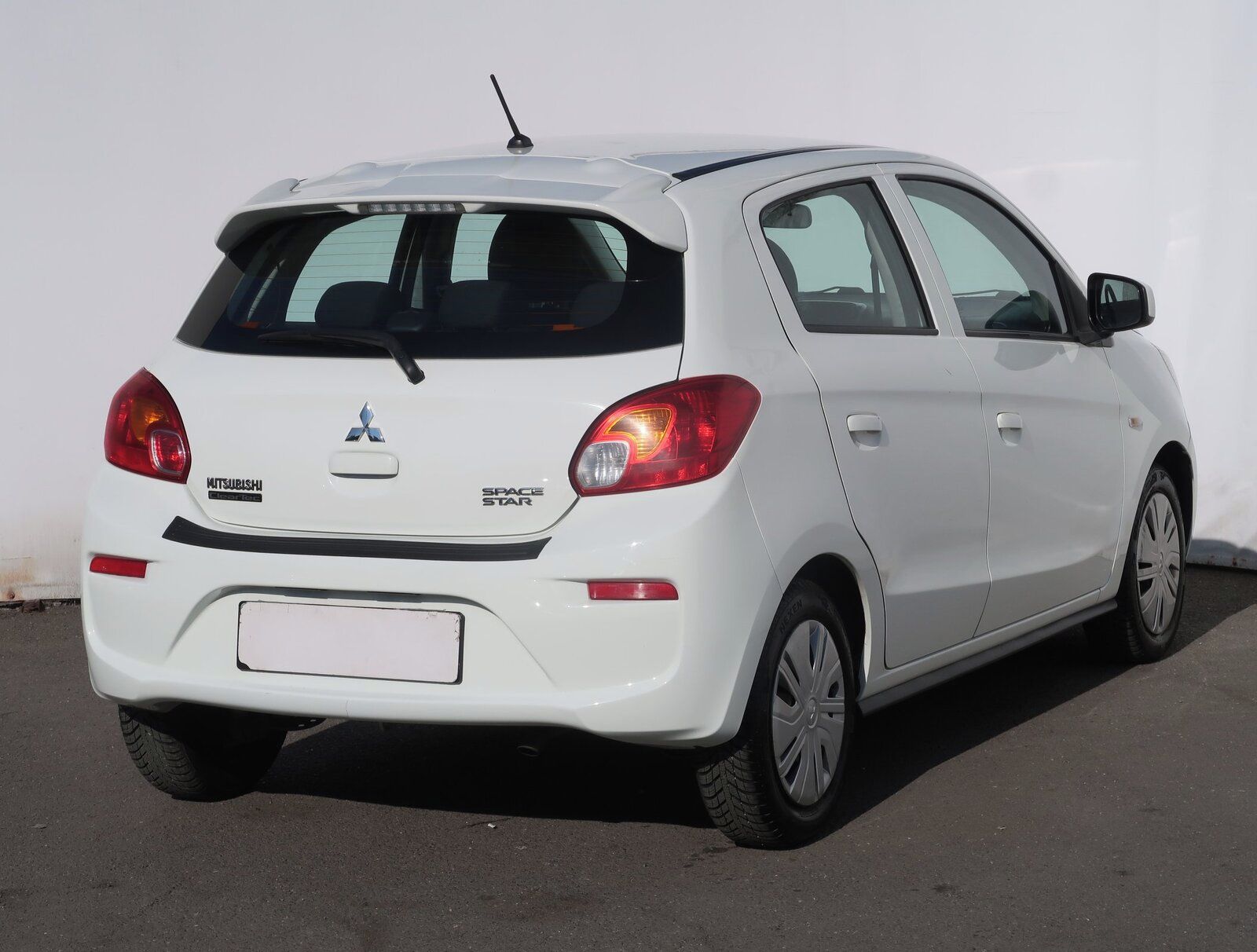 Mitsubishi Space Star, 1.0 MIVEC, Klima, El. okna - fotka 5