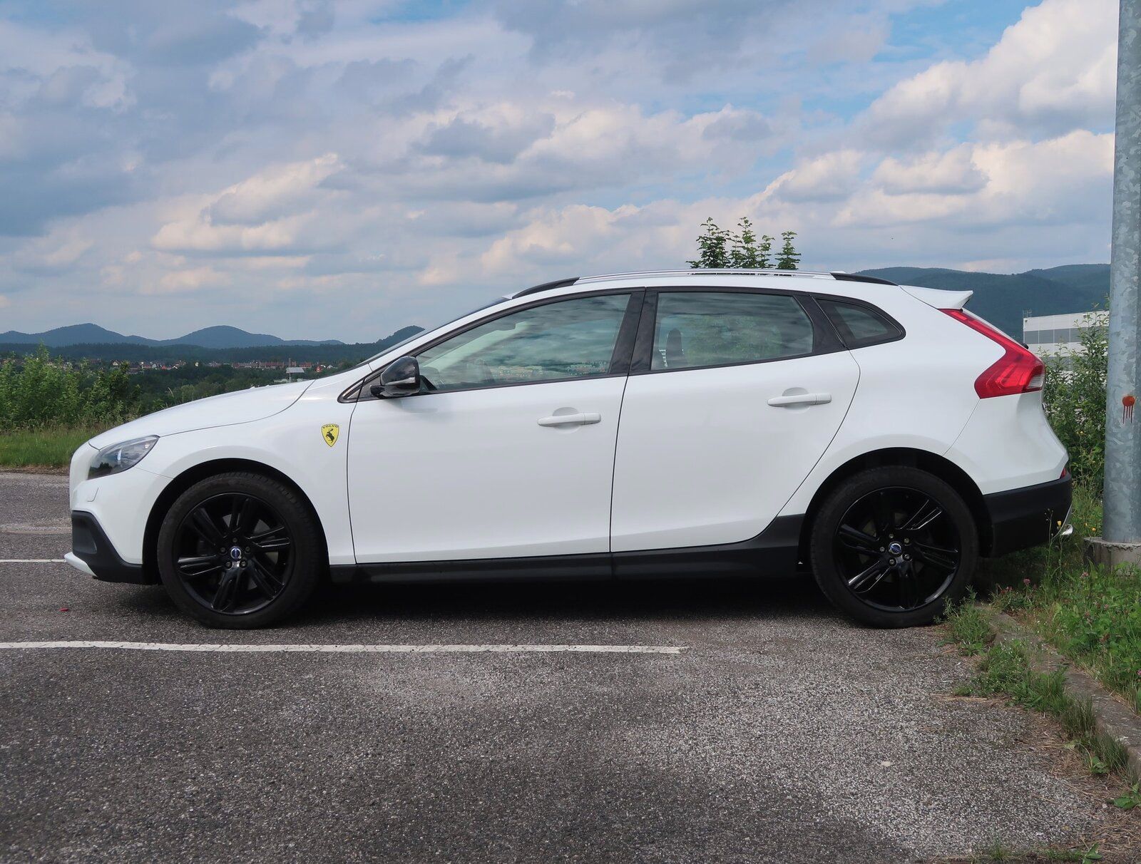 Volvo V40, 2.0 D3, Automat, Serv.kniha - fotka 3