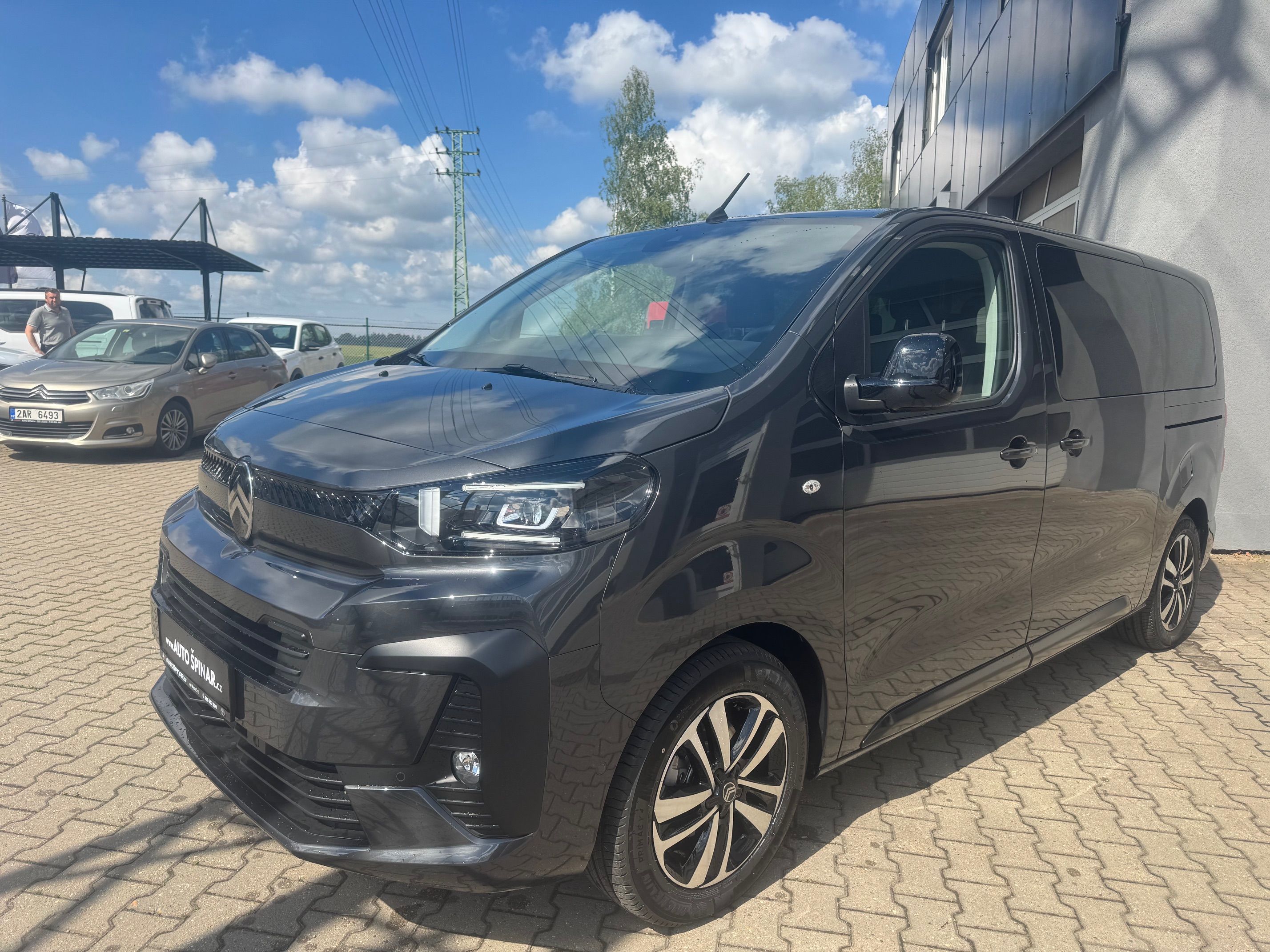 Citroën SpaceTourer, SHINE M 2.2 HDi 180k EAT8 8 mí - fotka 4