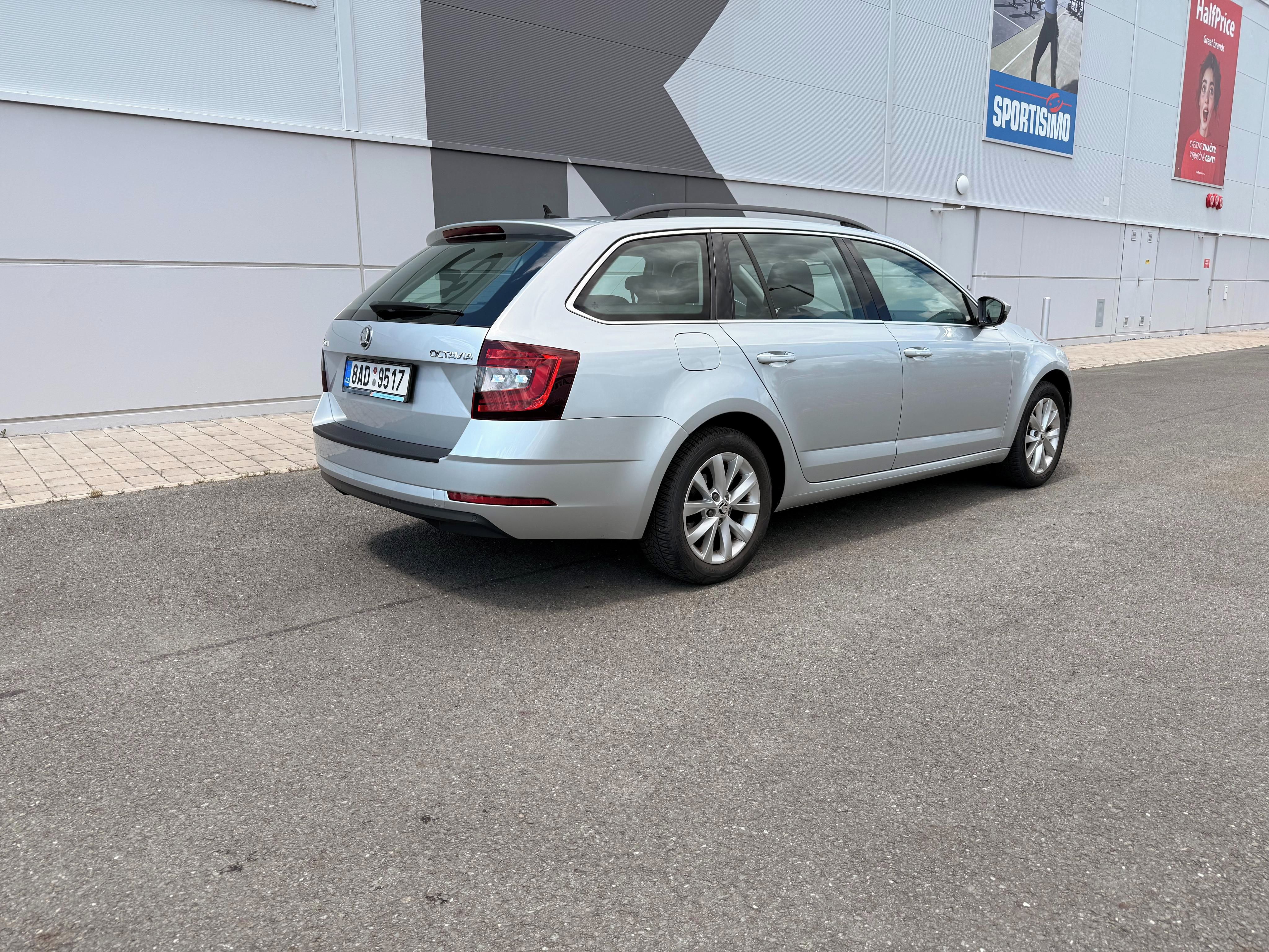 Škoda Octavia, Škoda Octavia Combi 1.5 TSI - fotka 5