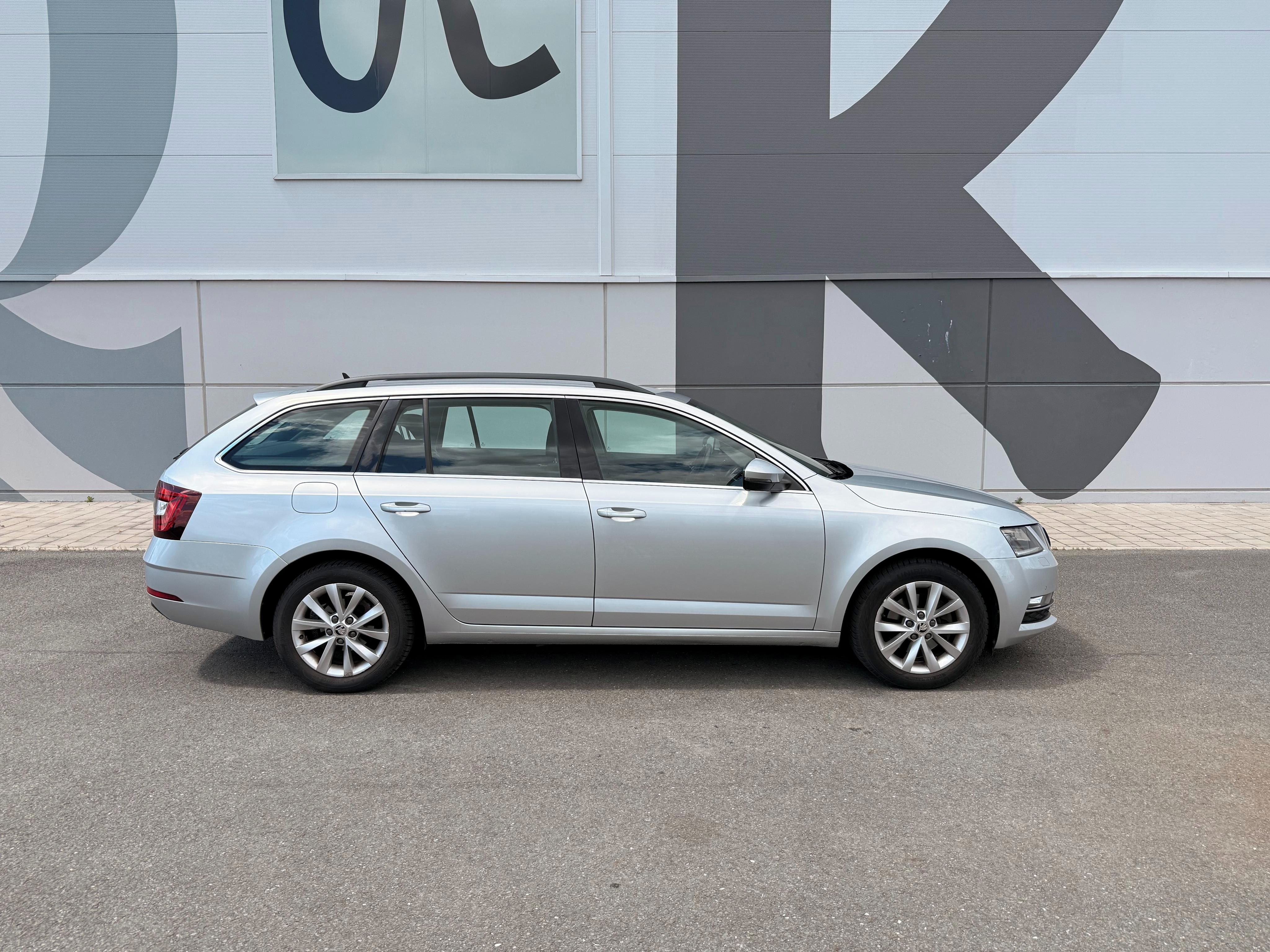 Škoda Octavia, Škoda Octavia Combi 1.5 TSI - fotka 2
