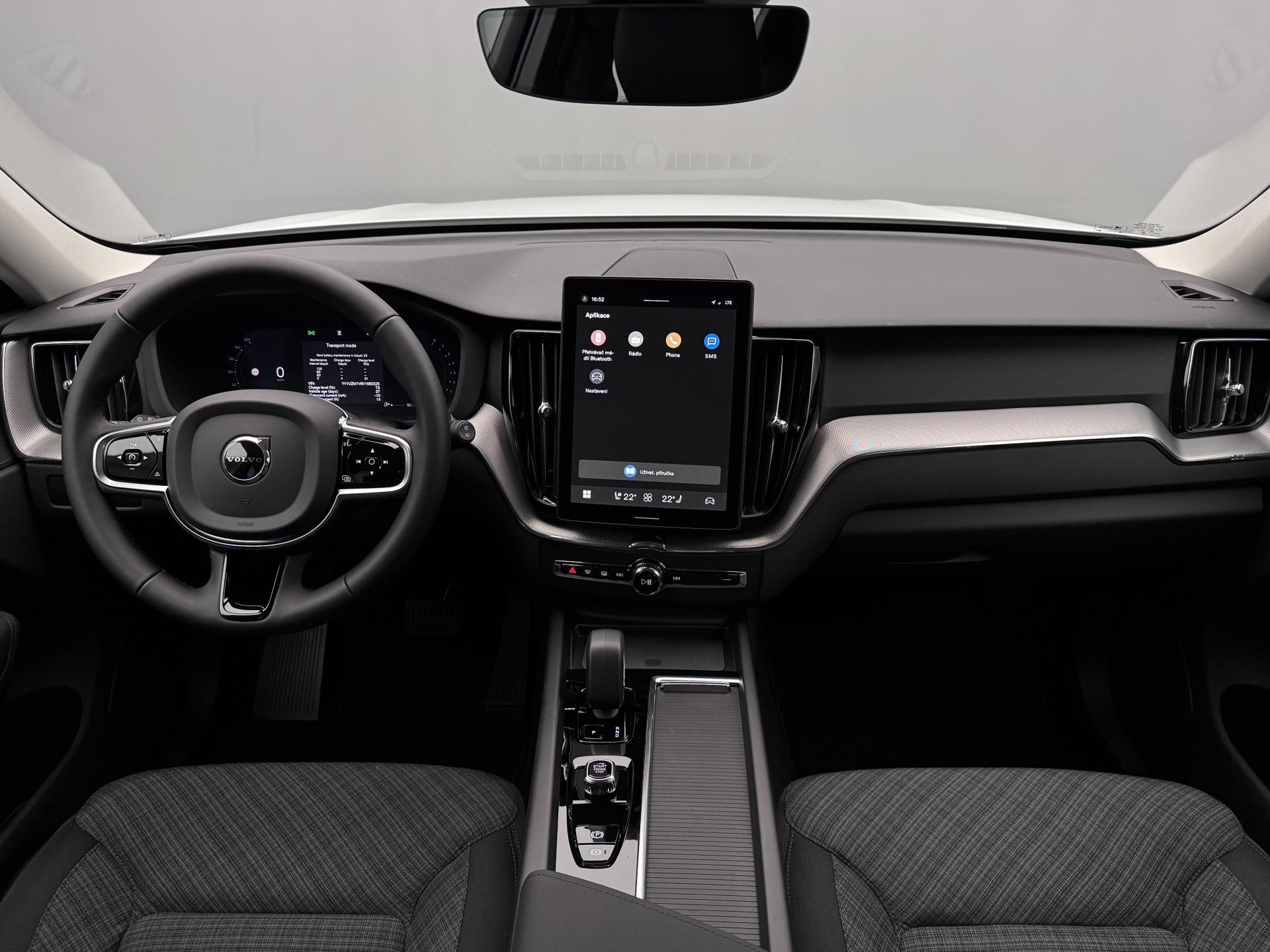 Volvo XC60, B5 AWD AUT CORE - fotka 2