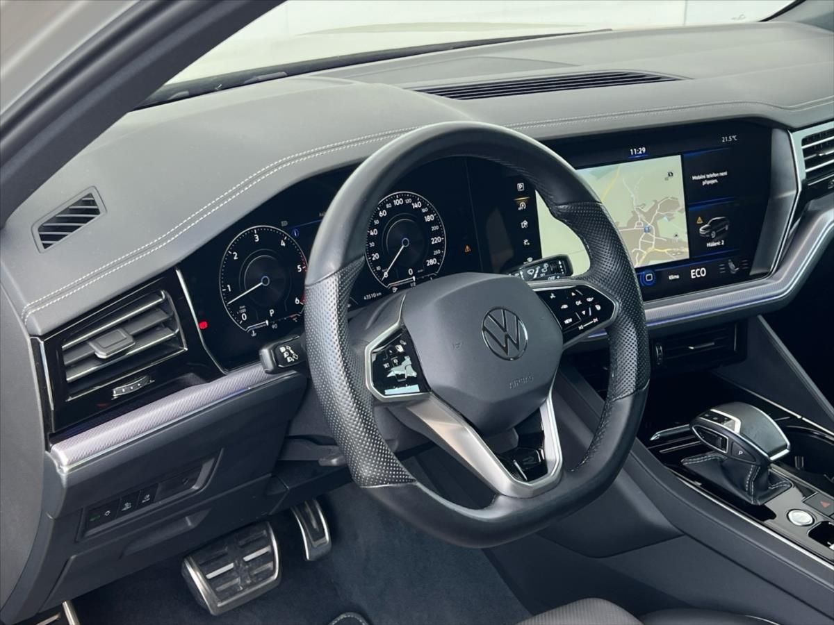 Volkswagen Touareg, 3,0 TDi V6 210 kW 8AT 4x4 R-LI - fotka 6