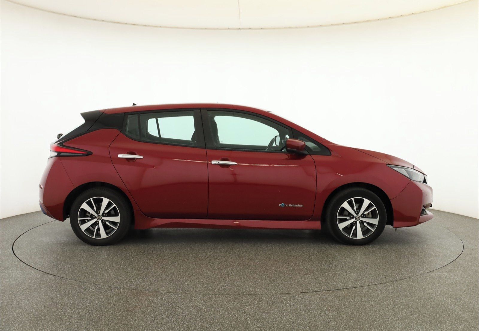 Nissan LEAF, 40 kWh, Automat, Navi - fotka 6