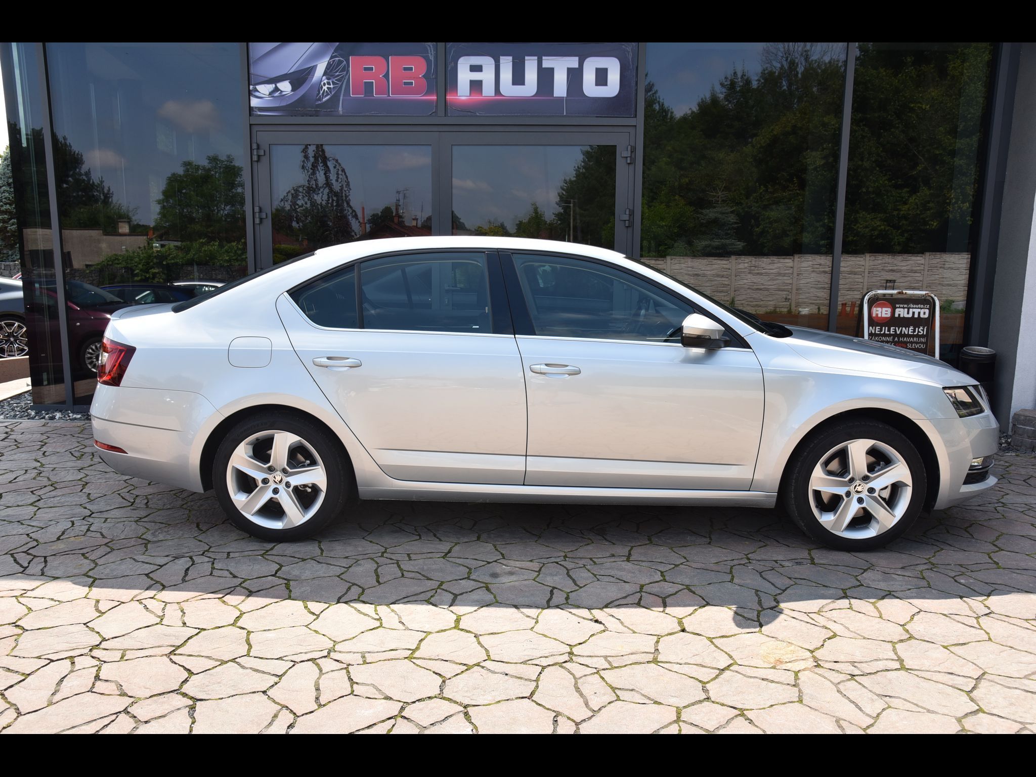 Škoda Octavia, 1.8 TSi 132 kw DSG - fotka 5